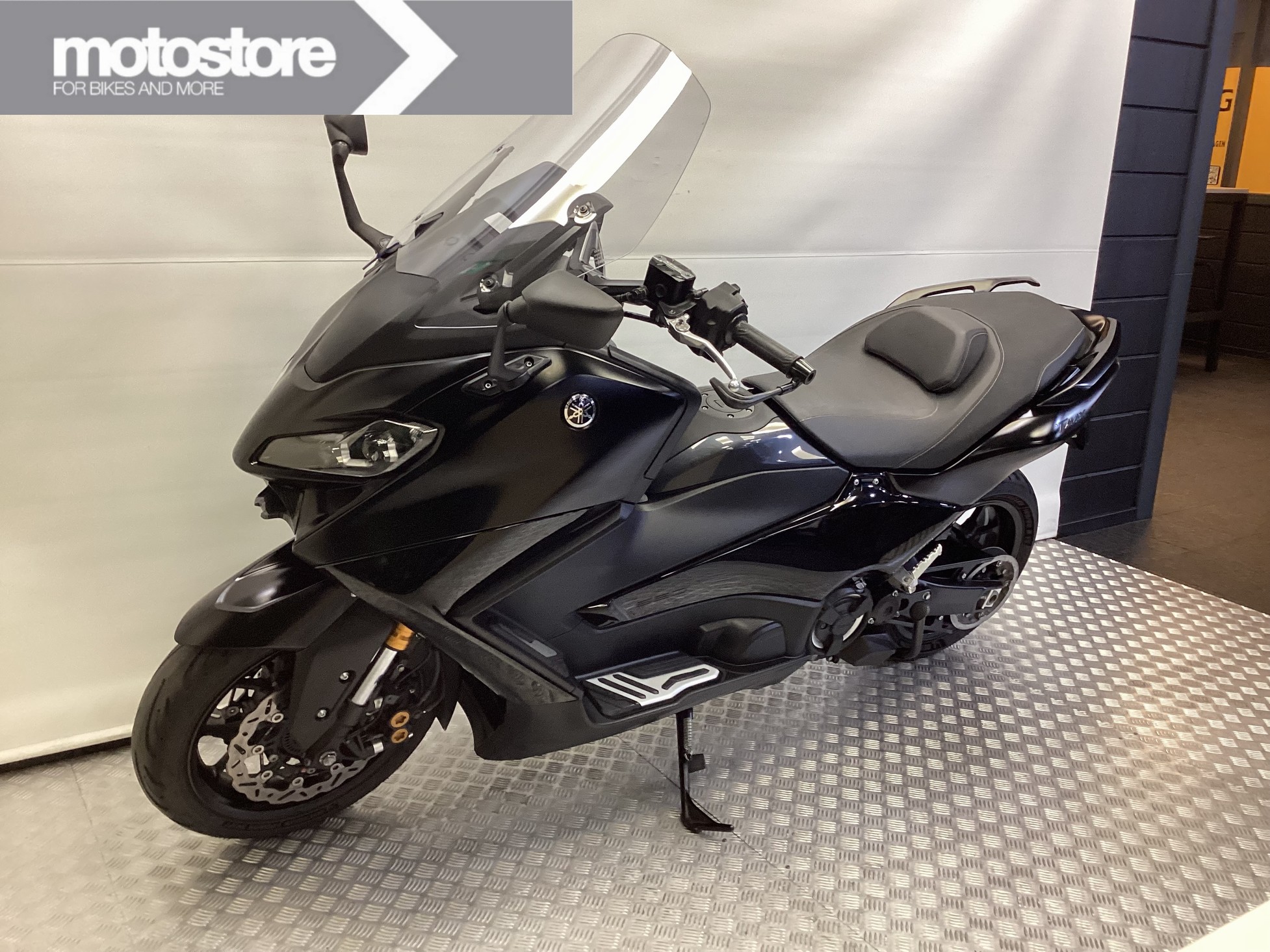 YAMAHA T-MAX 560