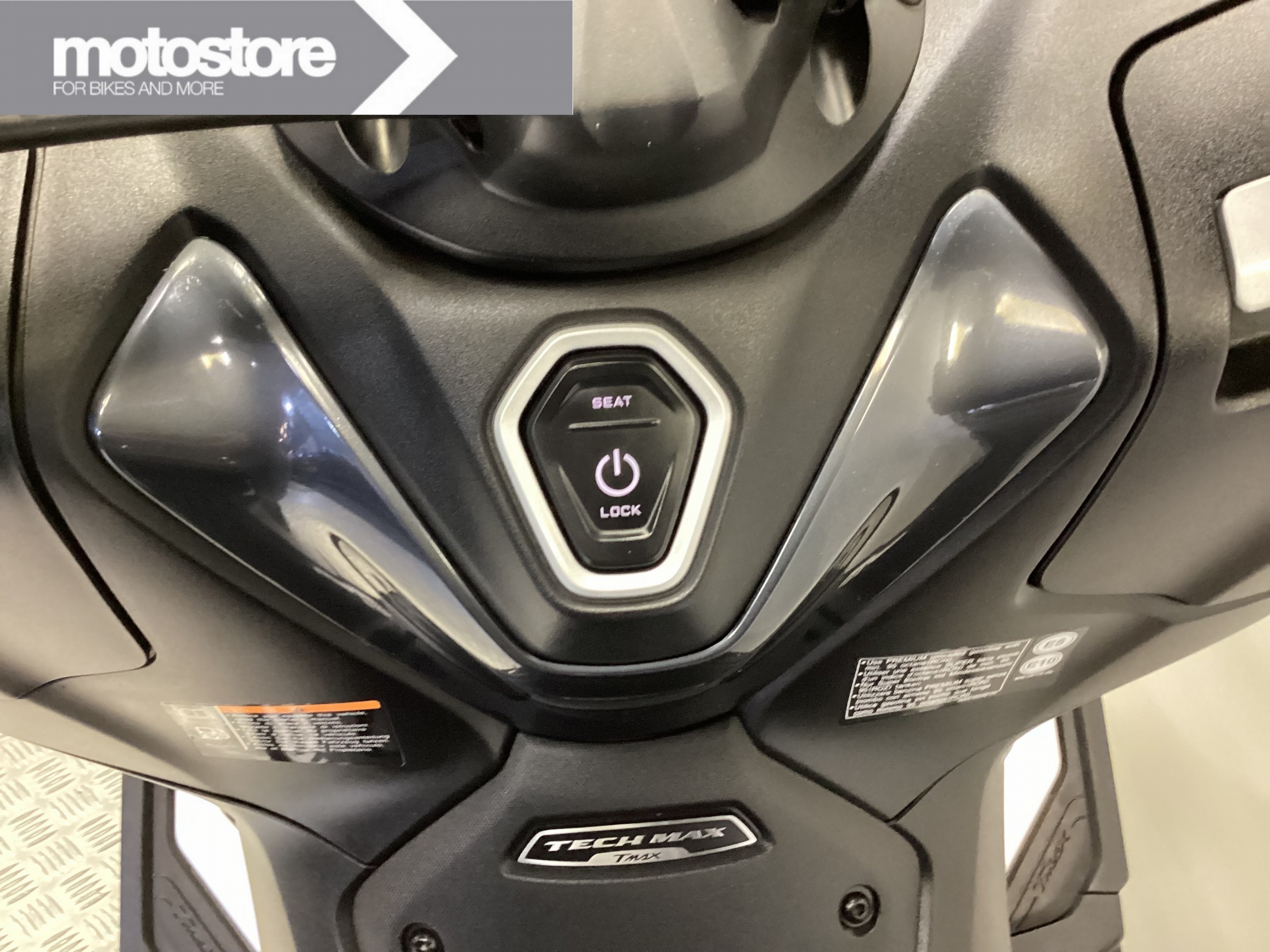 YAMAHA T-MAX 560