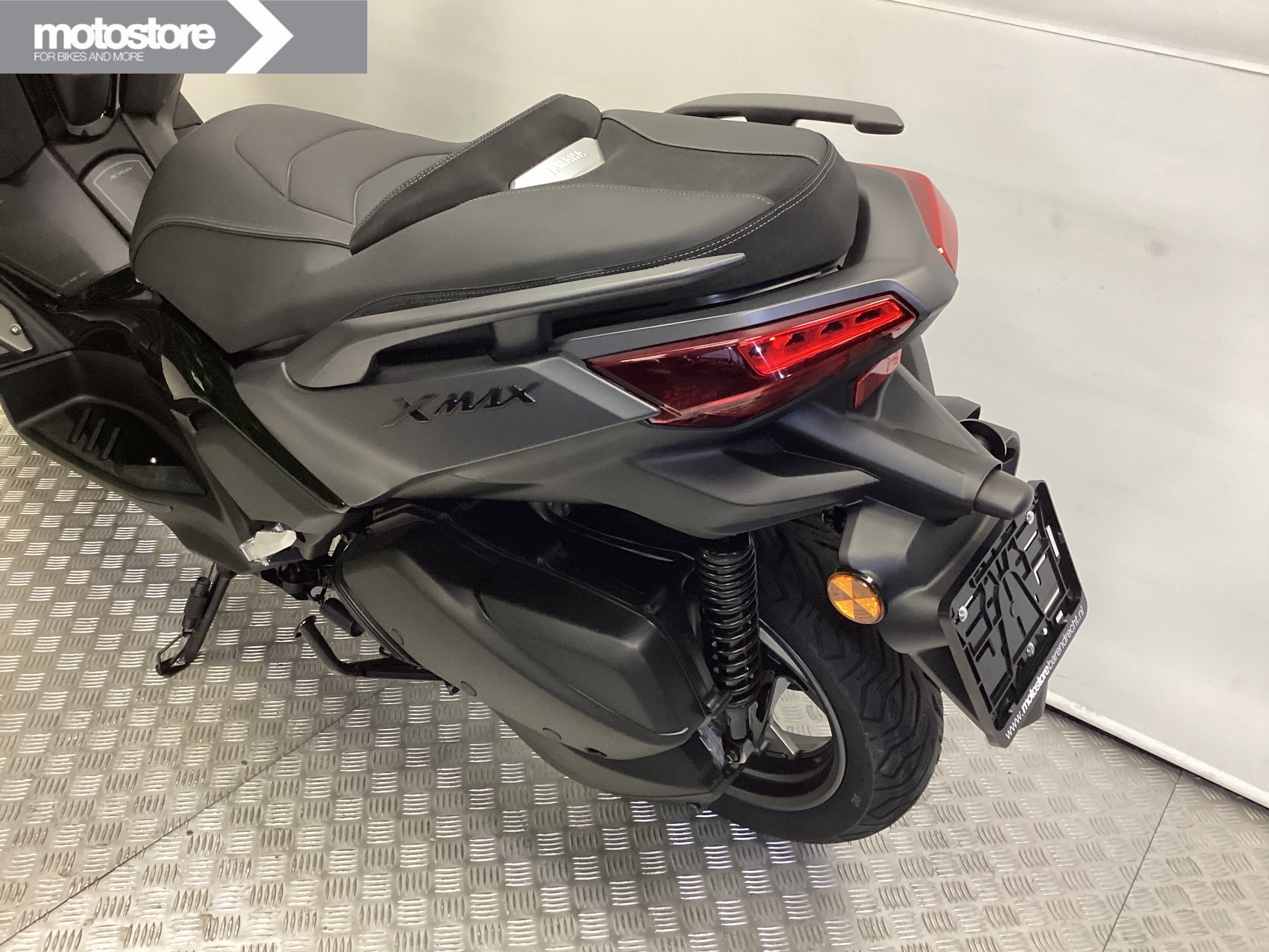 YAMAHA X-MAX 300 TECH MAX PLUS