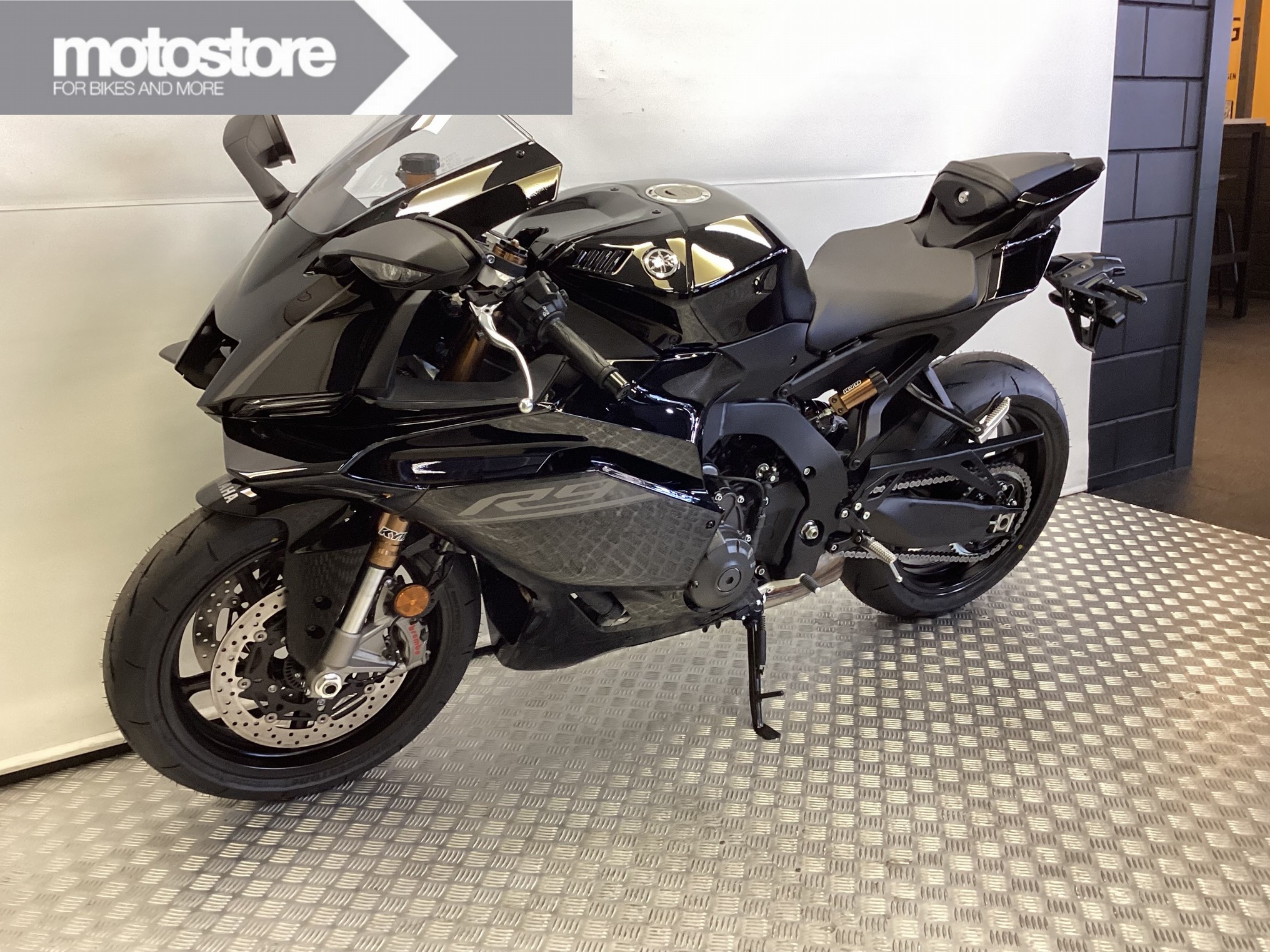 YAMAHA YZF-R9