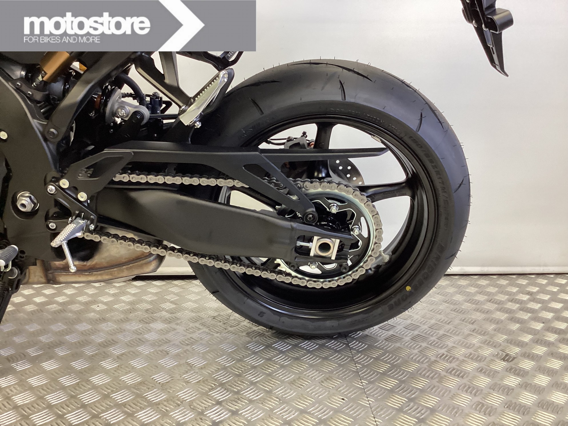 YAMAHA YZF-R9