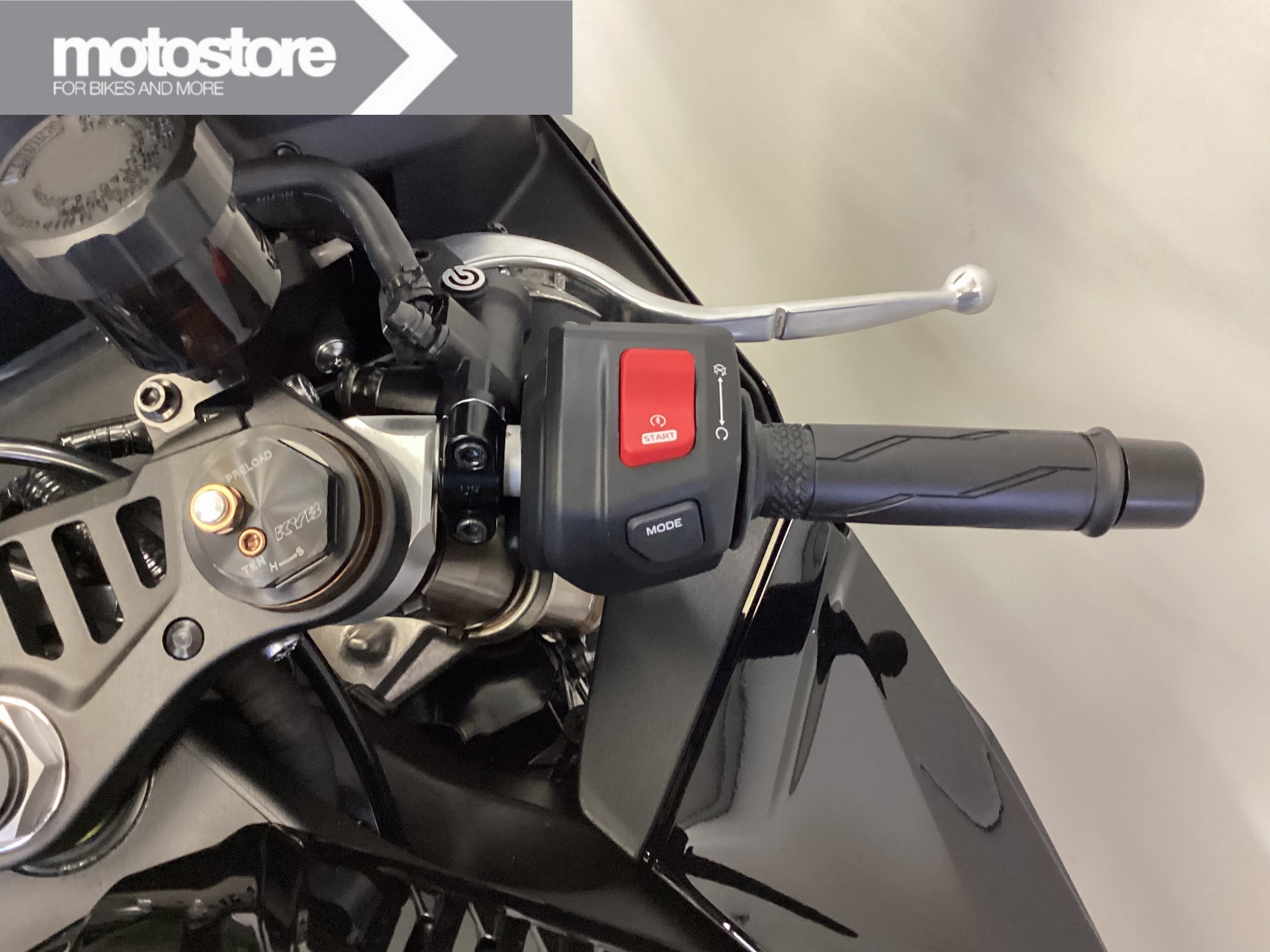 YAMAHA YZF-R9