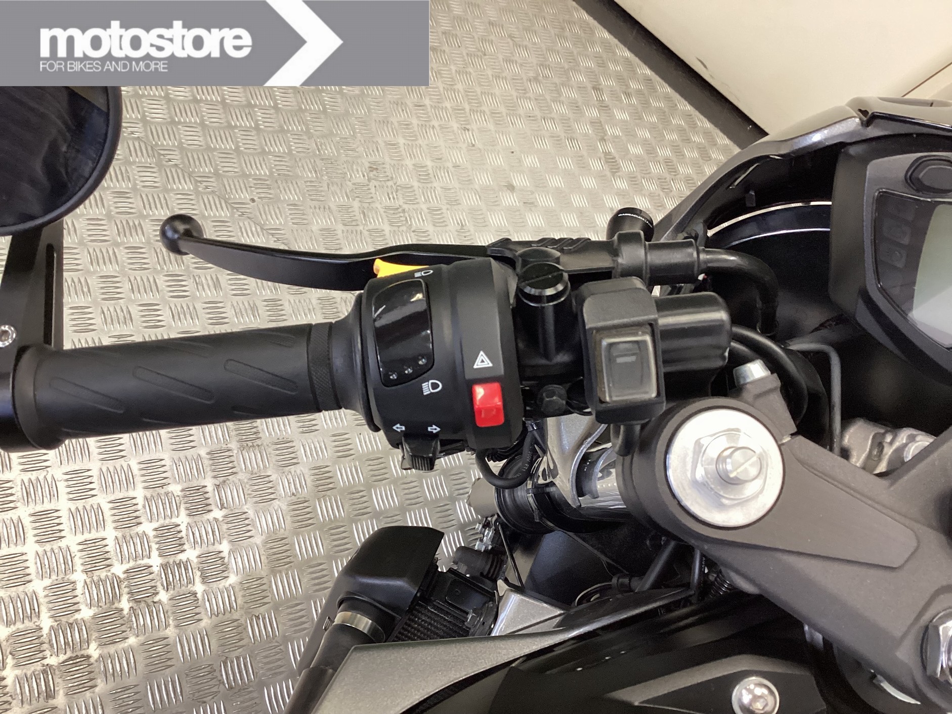 SUZUKI SV 650 XA
