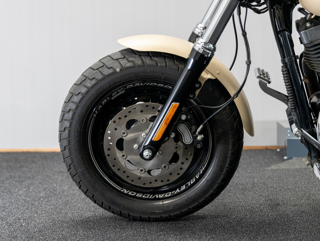 HARLEY-DAVIDSON - FXDF103 Fatbob Pearl
