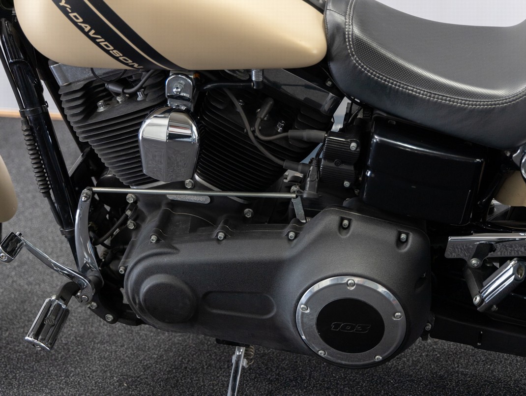 HARLEY-DAVIDSON - FXDF103 Fatbob Pearl