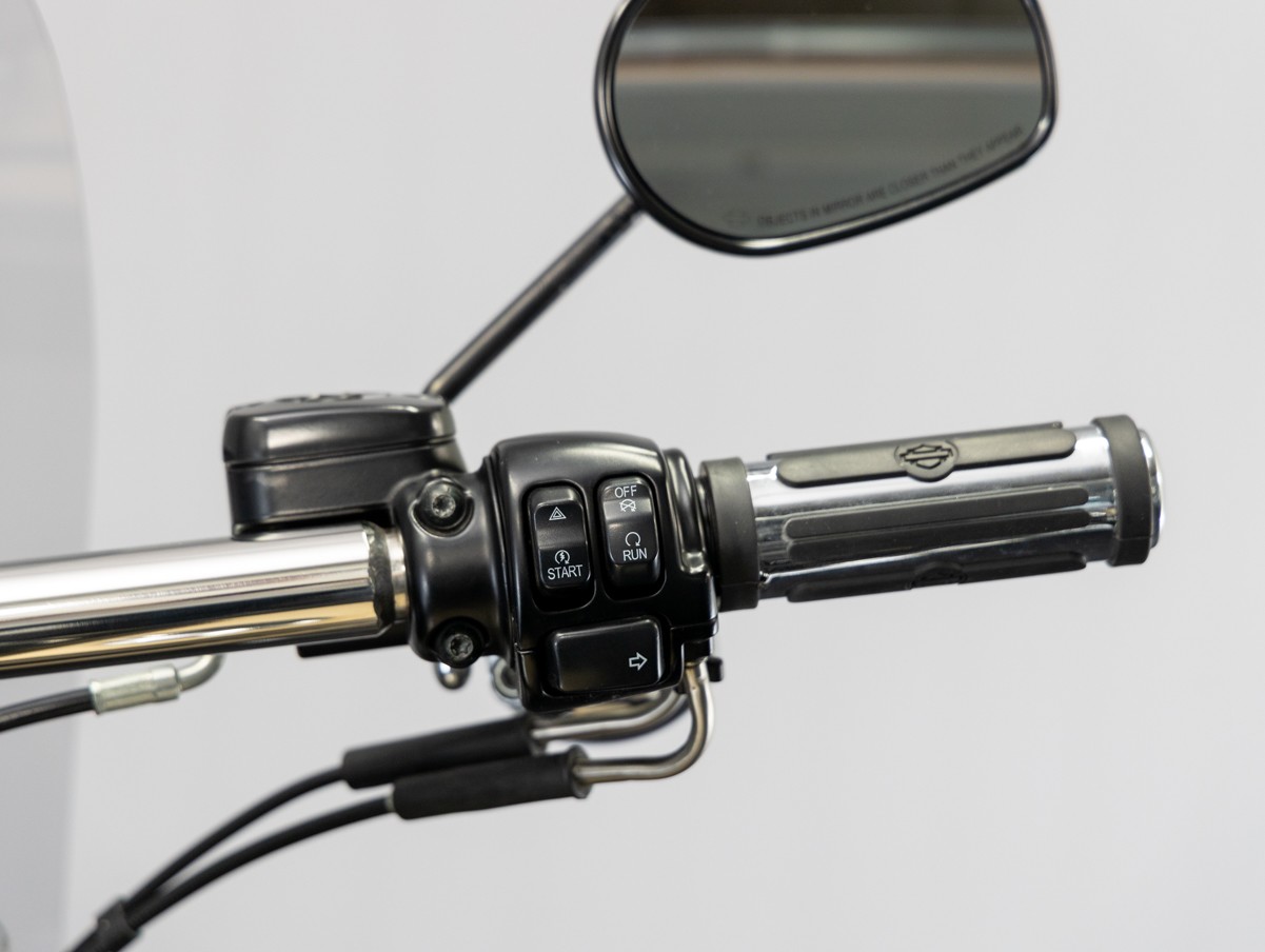 HARLEY-DAVIDSON - FXDF103 Fatbob Pearl
