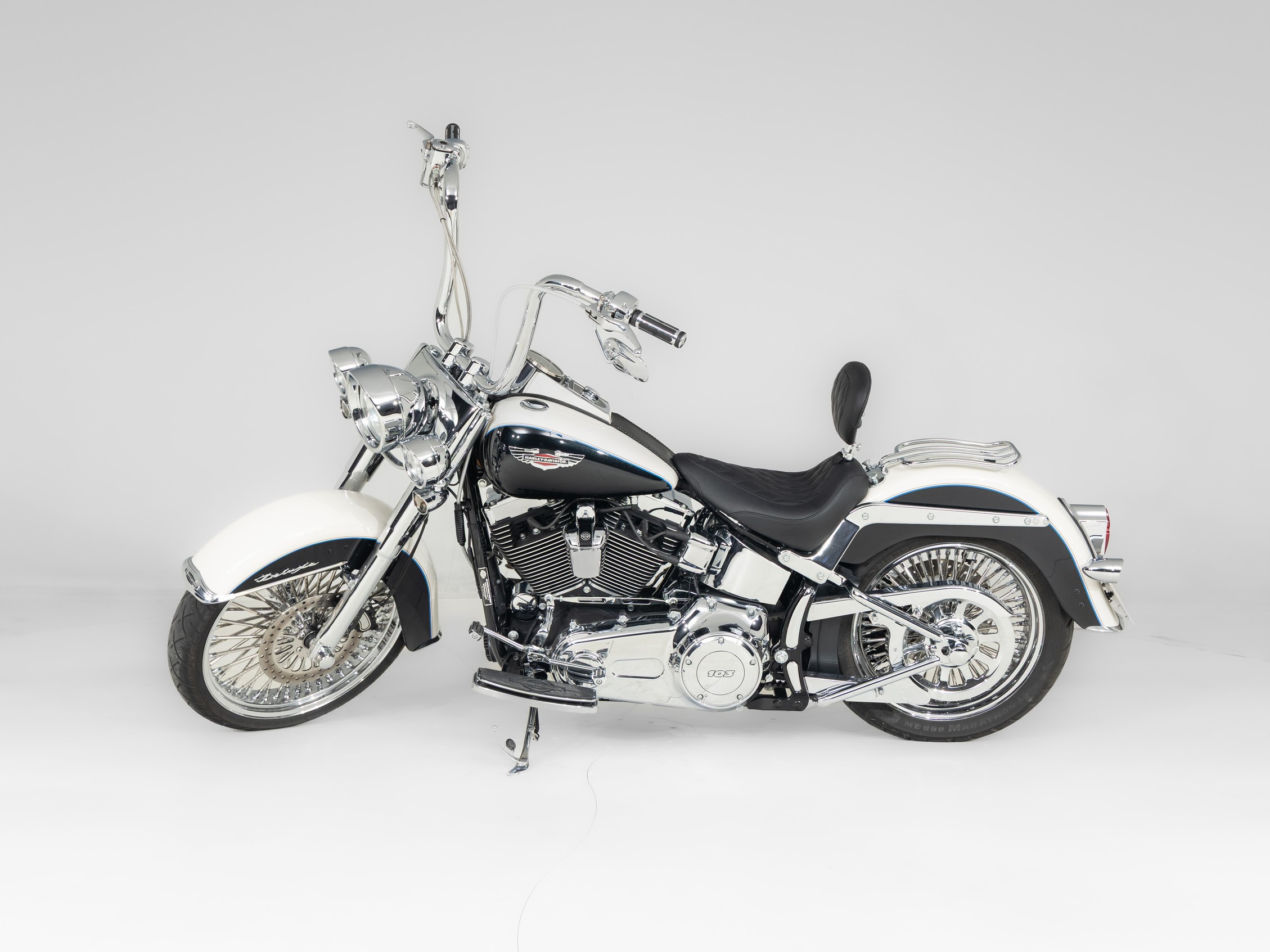 HARLEY-DAVIDSON FLSTN Softail de Luxe
