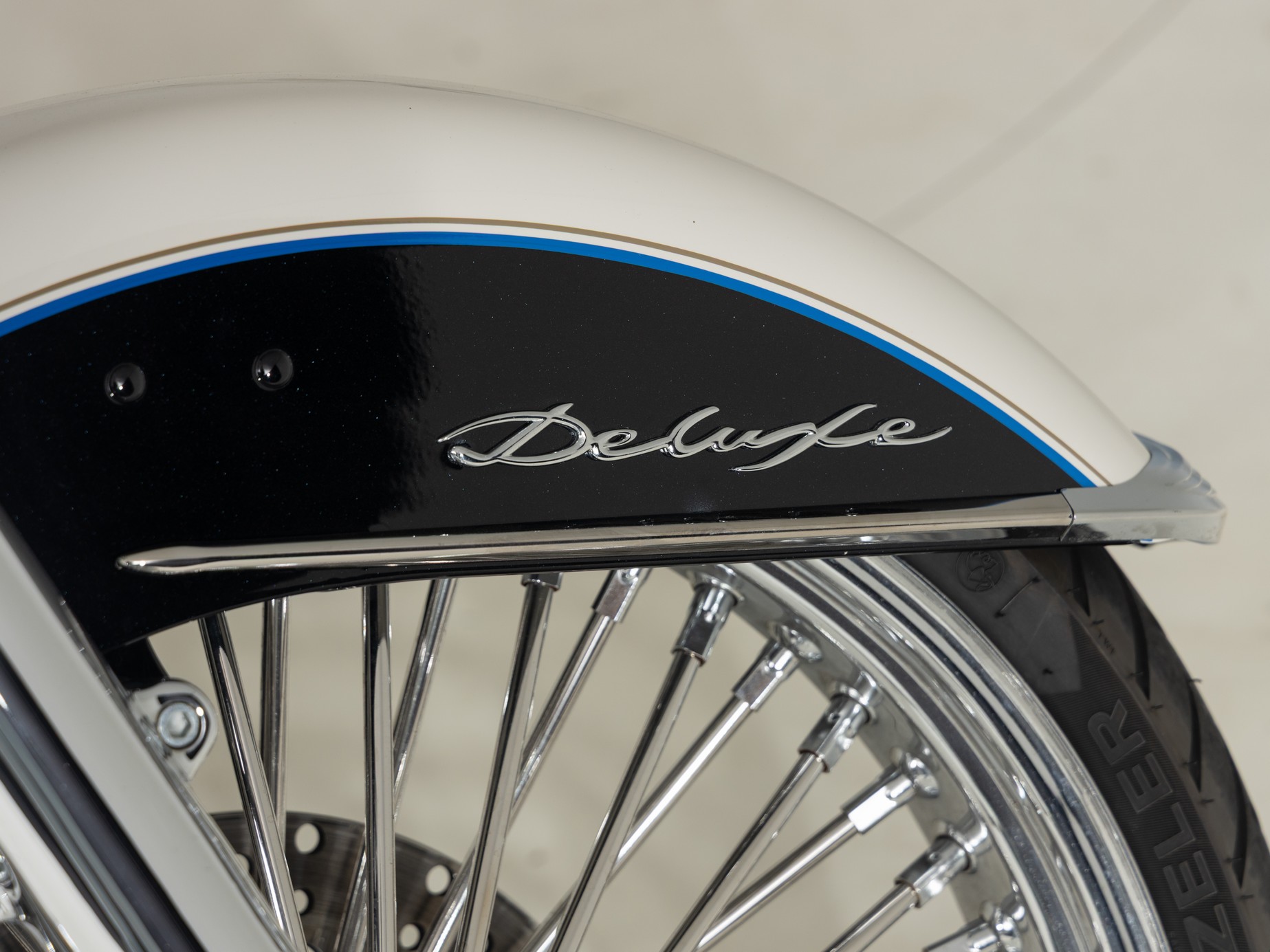 HARLEY-DAVIDSON FLSTN Softail de Luxe