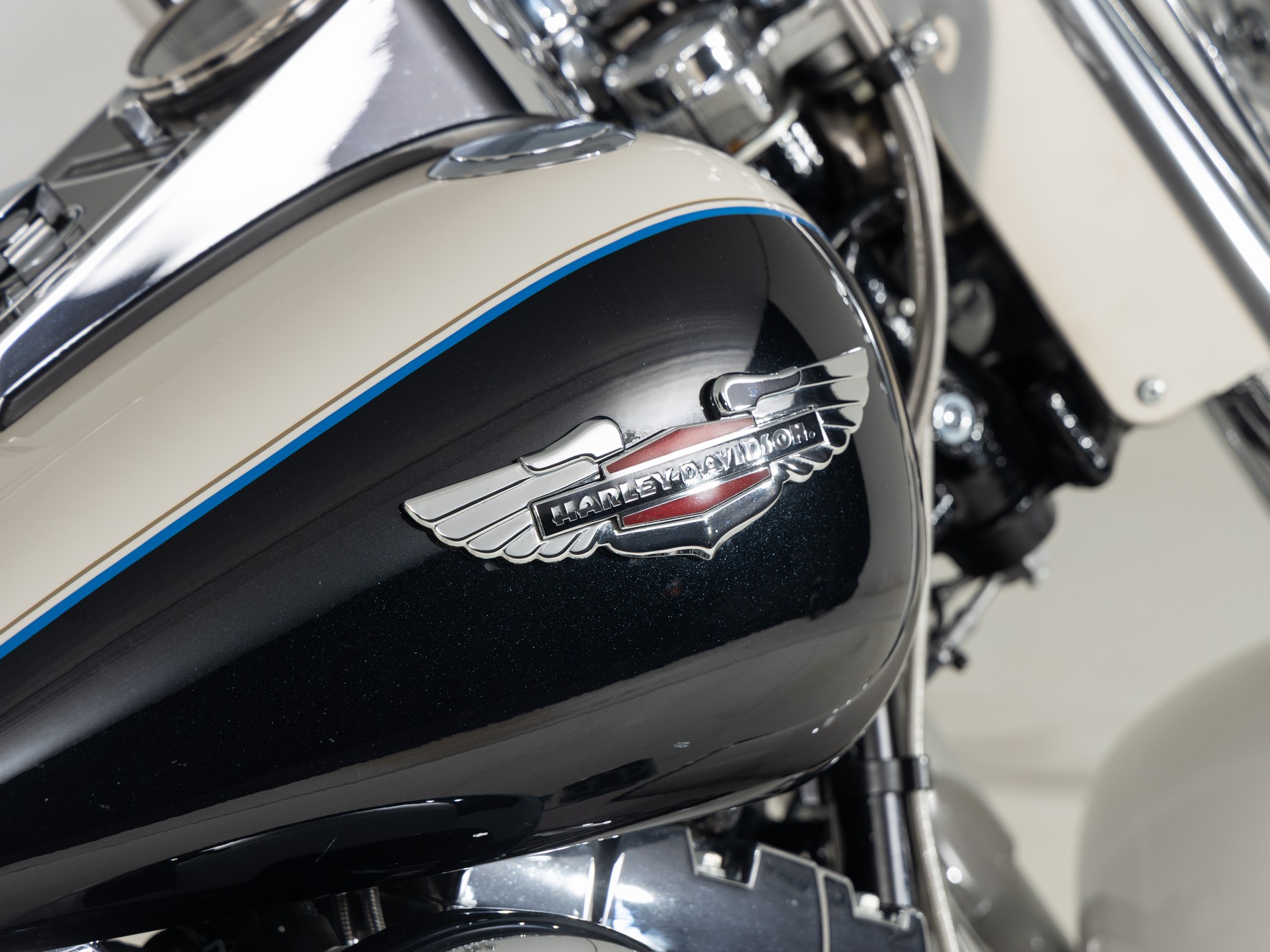HARLEY-DAVIDSON FLSTN Softail de Luxe
