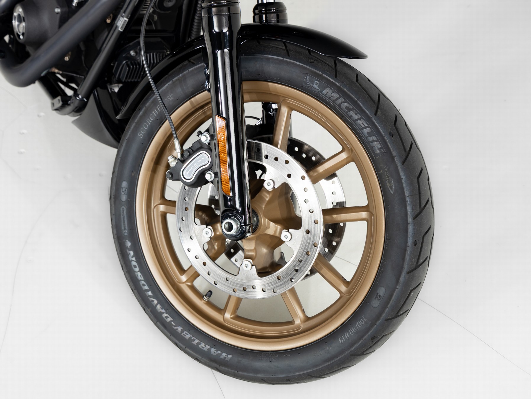 HARLEY-DAVIDSON FXDLS 110 Low Rider Vivid Blac