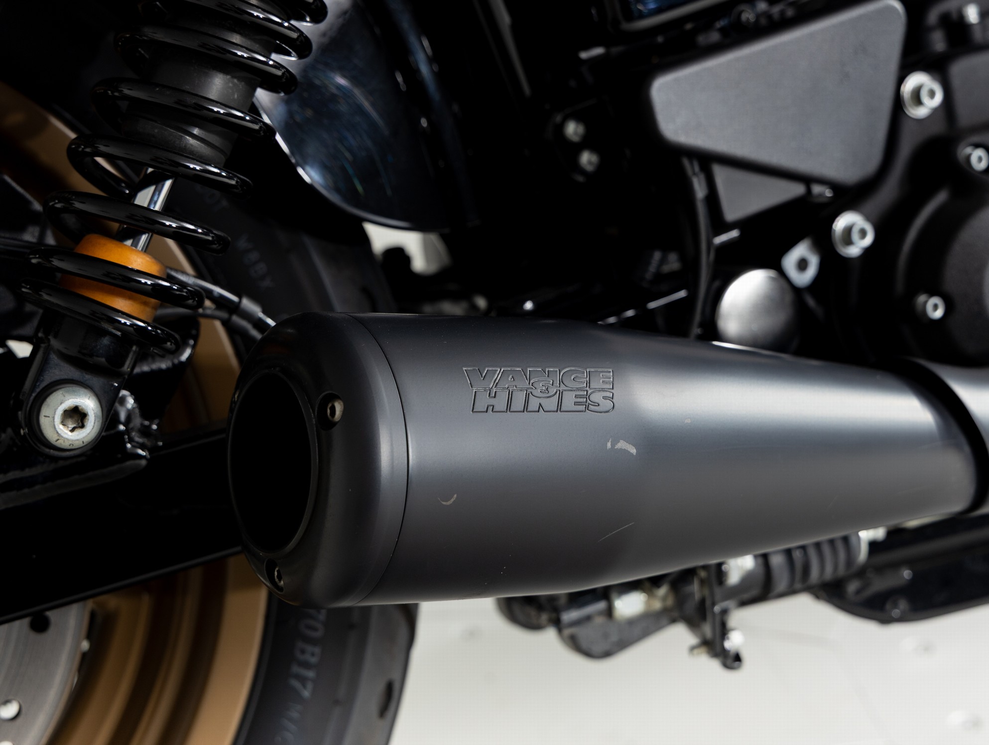 HARLEY-DAVIDSON FXDLS 110 Low Rider Vivid Blac