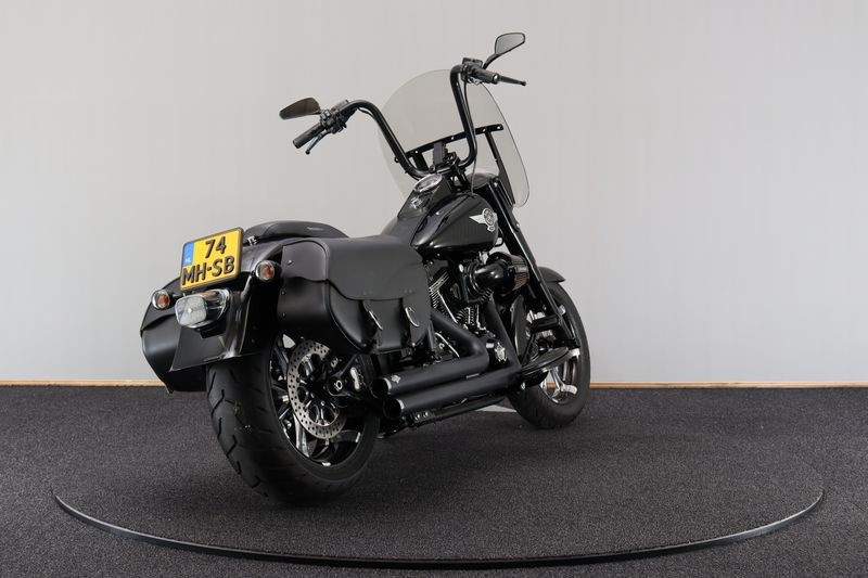 HARLEY-DAVIDSON FLSTFBS Fatboy S Vivid Black