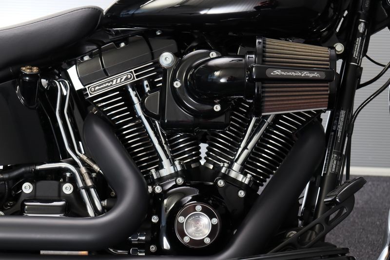 HARLEY-DAVIDSON FLSTFBS Fatboy S Vivid Black