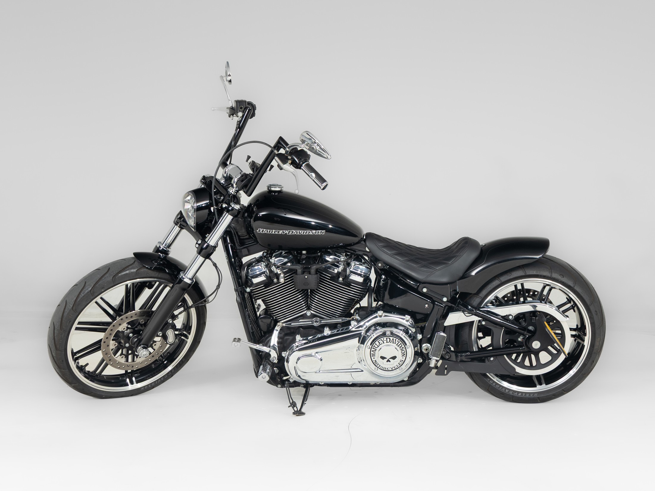 HARLEY-DAVIDSON FXBR Breakout Softail Vivid Bl