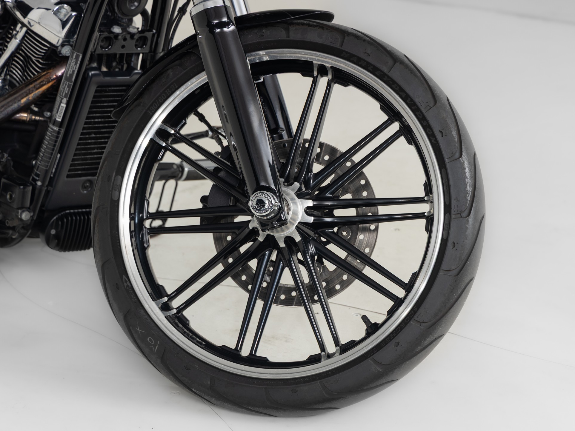 HARLEY-DAVIDSON FXBR Breakout Softail Vivid Bl