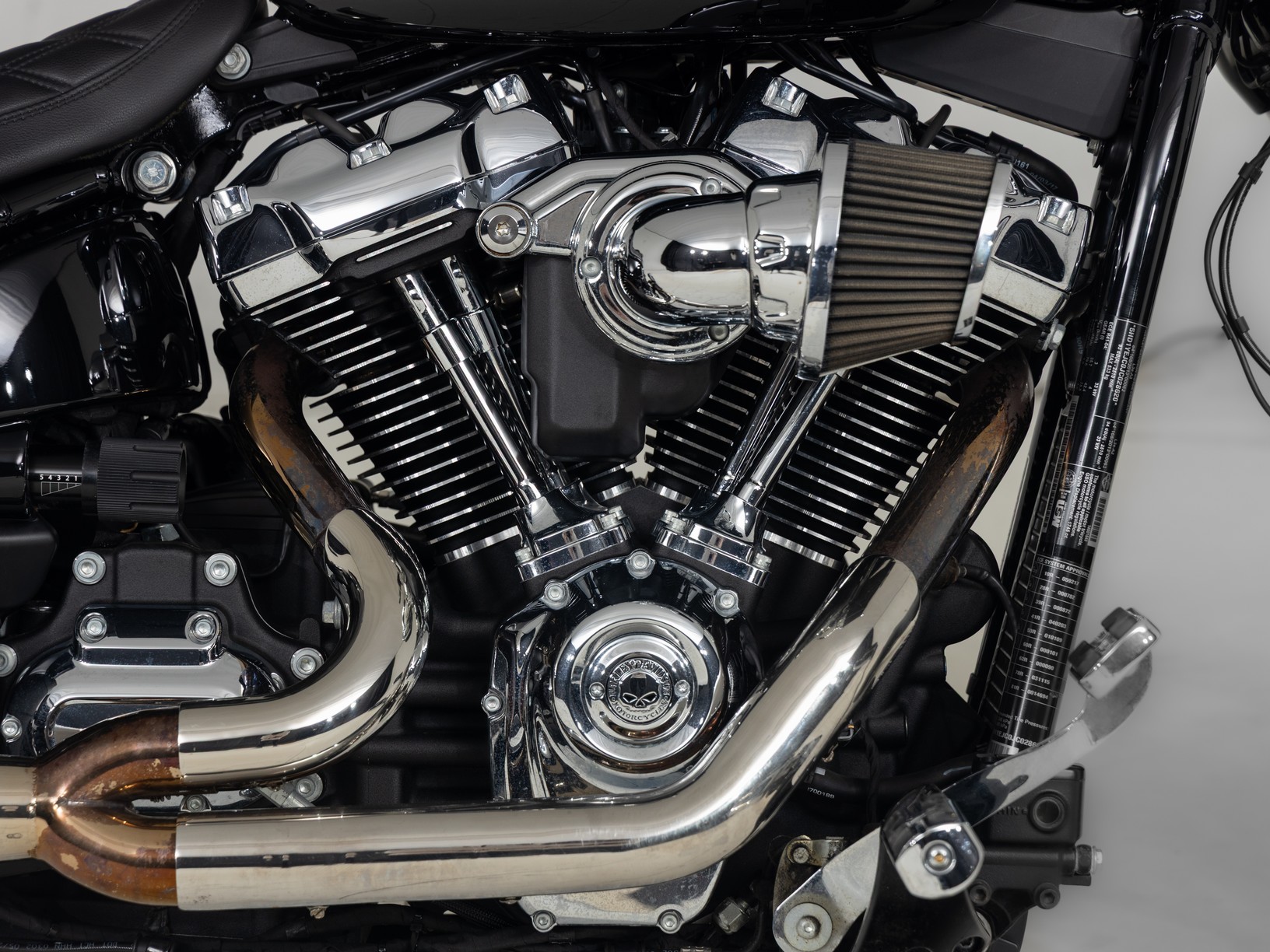 HARLEY-DAVIDSON FXBR Breakout Softail Vivid Bl