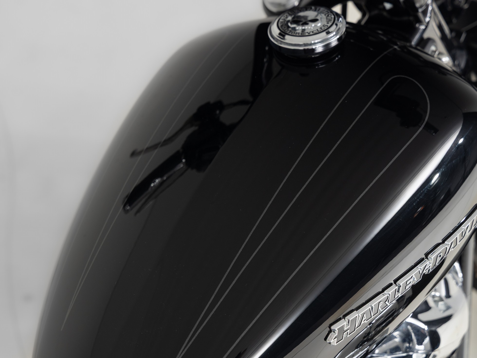 HARLEY-DAVIDSON FXBR Breakout Softail Vivid Bl