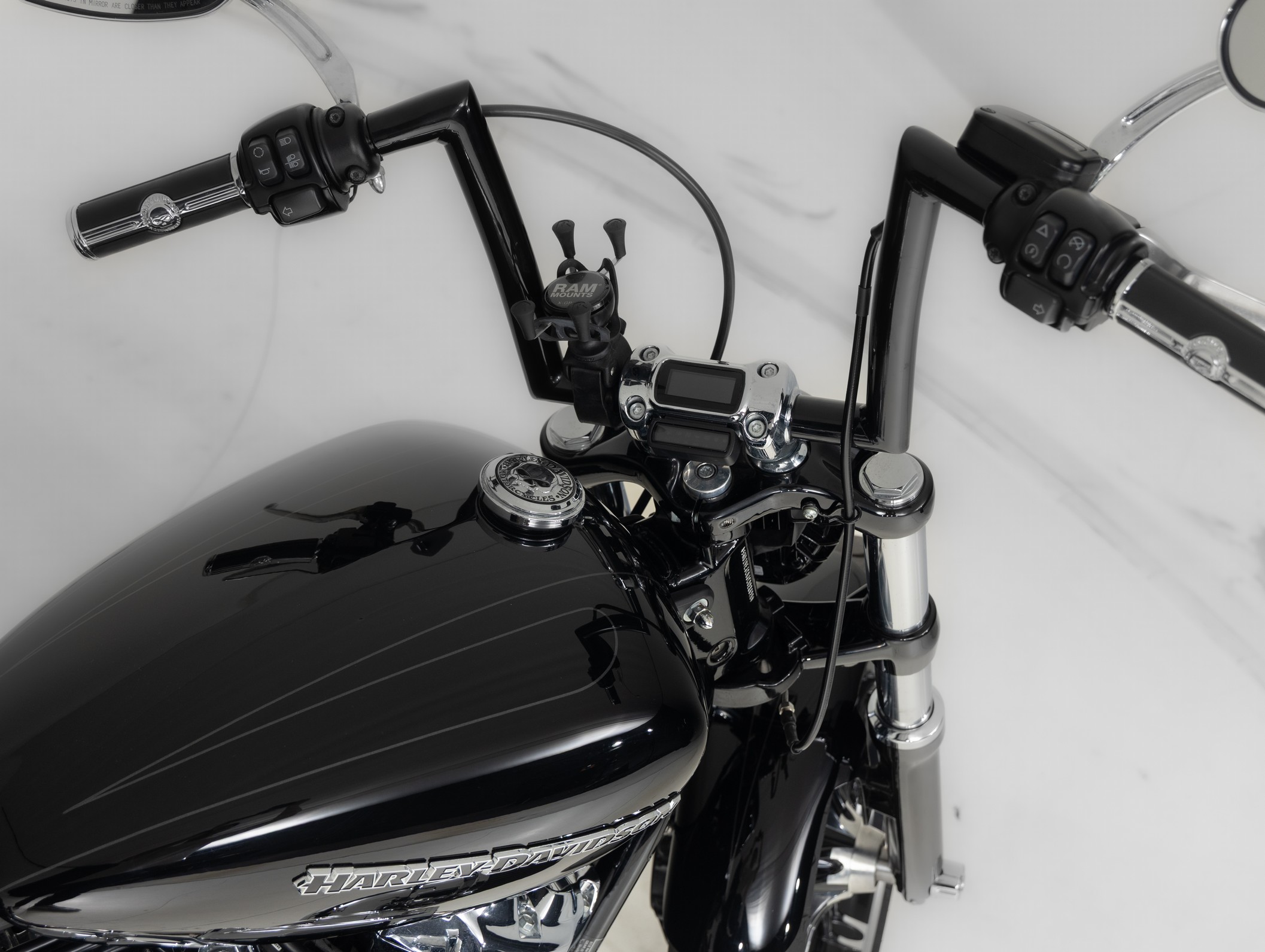 HARLEY-DAVIDSON FXBR Breakout Softail Vivid Bl