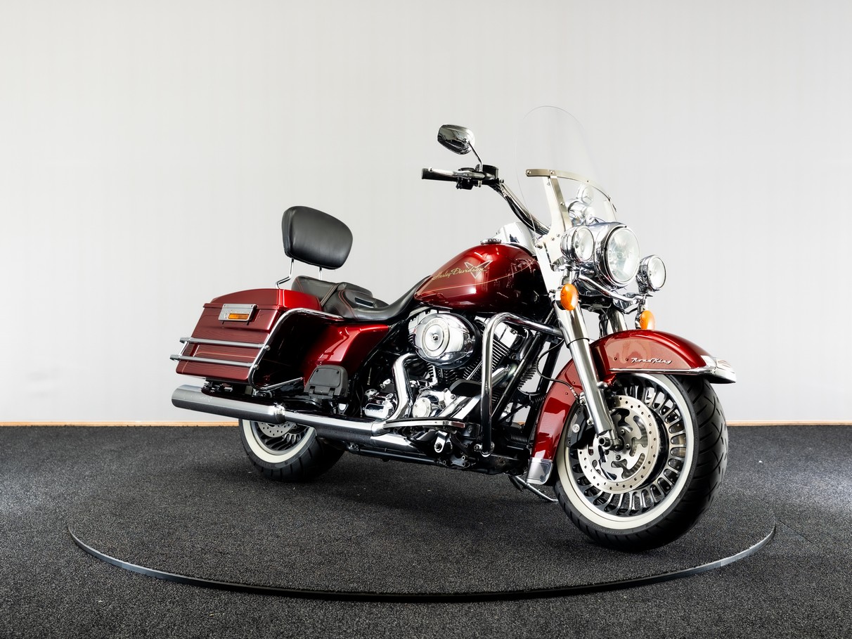 HARLEY-DAVIDSON FLHR Road King