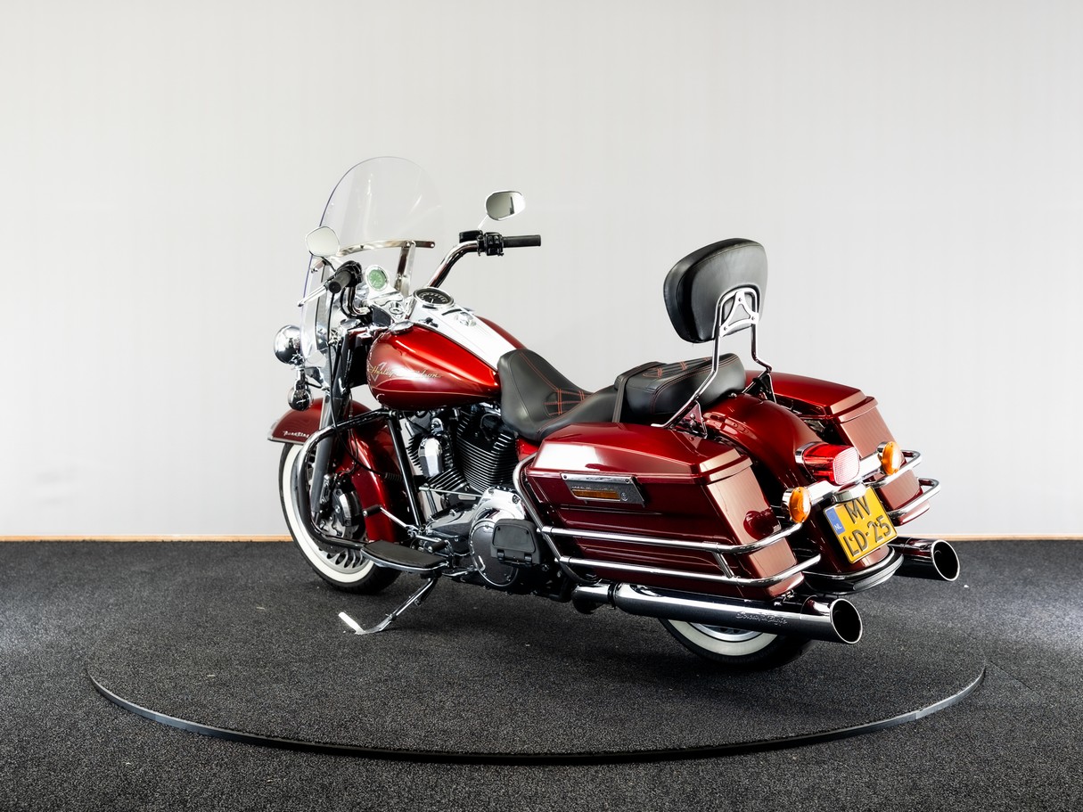 HARLEY-DAVIDSON FLHR Road King