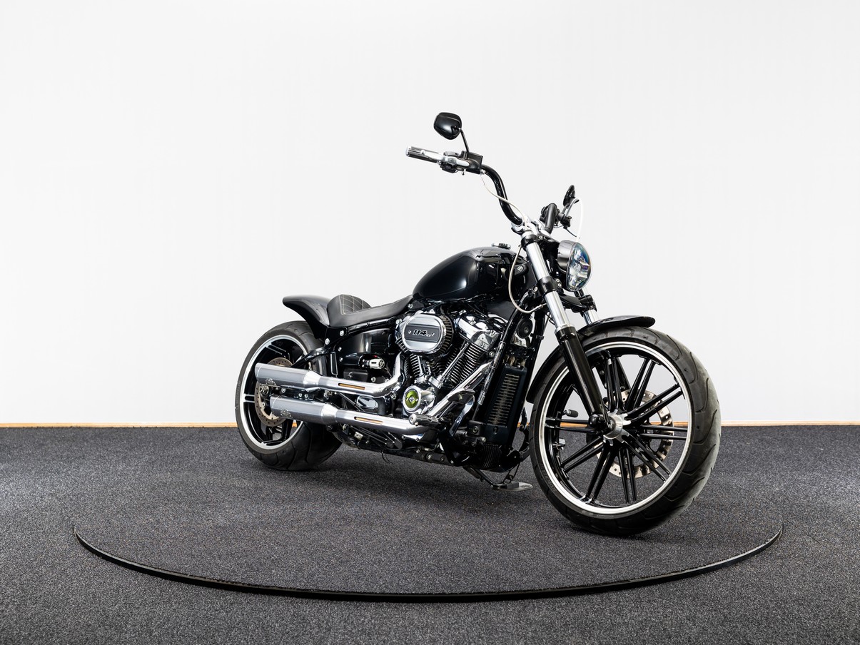 HARLEY-DAVIDSON FXBRS Breakout 114 Vivid Black