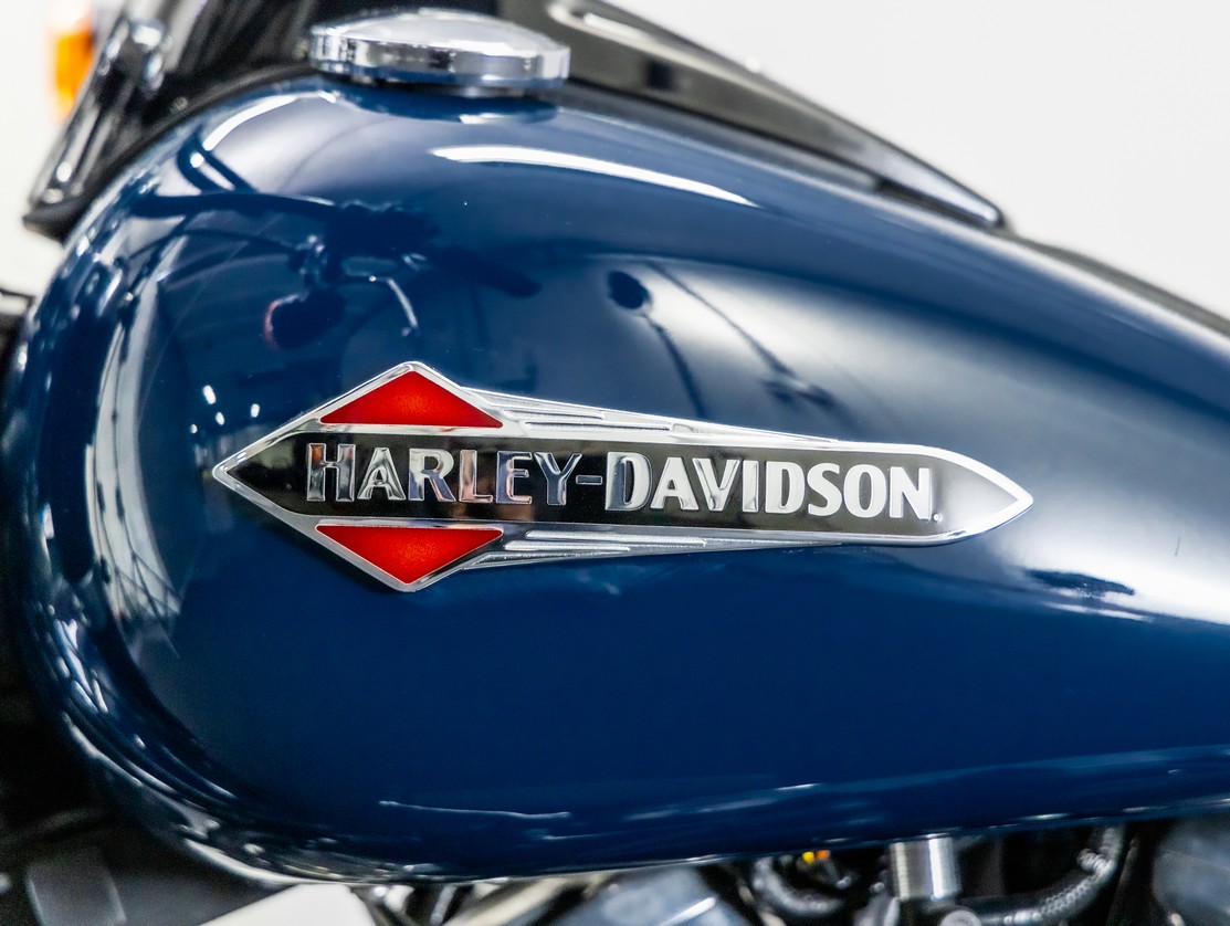 HARLEY-DAVIDSON FLSL Slim Solid Colour