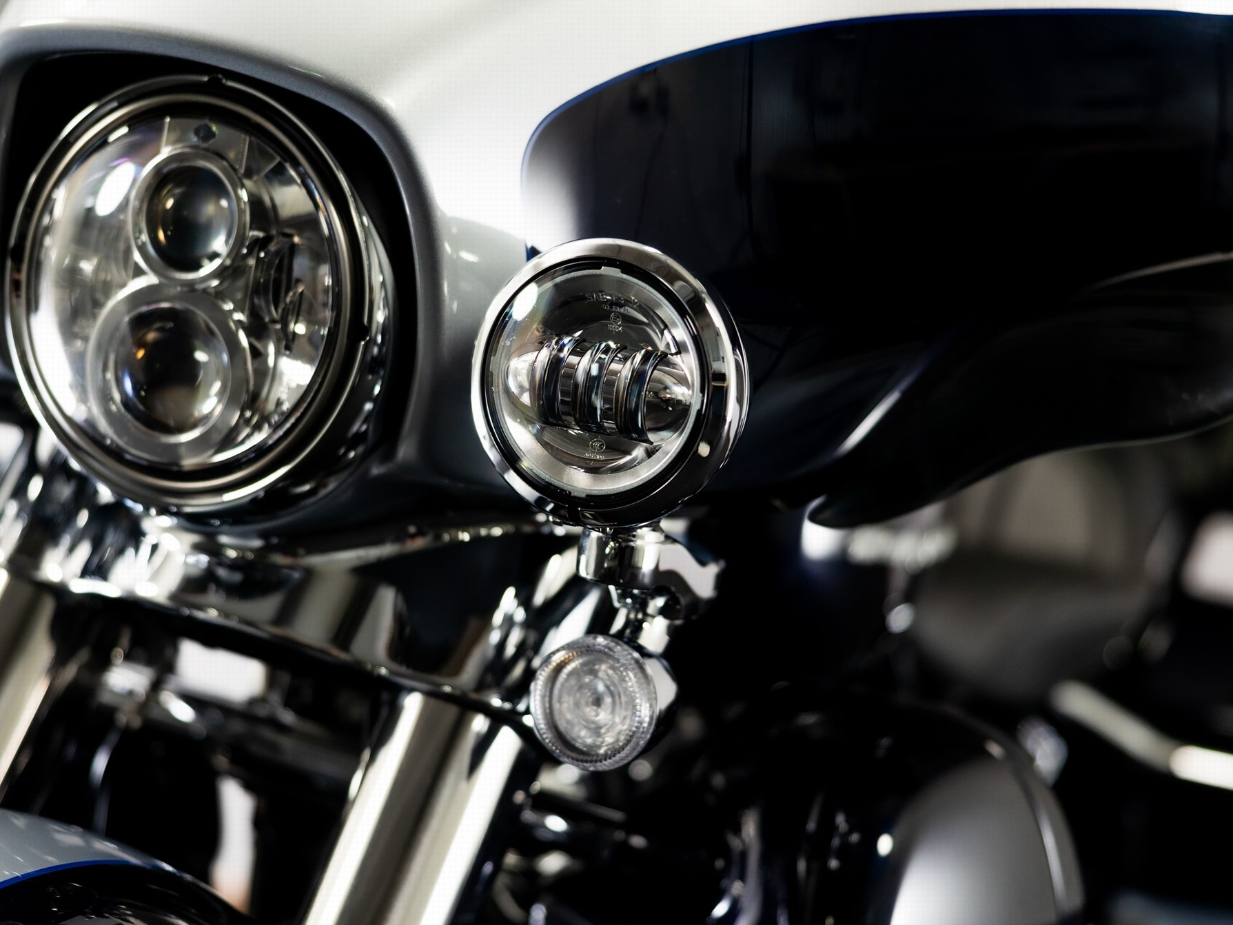 HARLEY-DAVIDSON FLHTK Ultra Limited Two-Tone