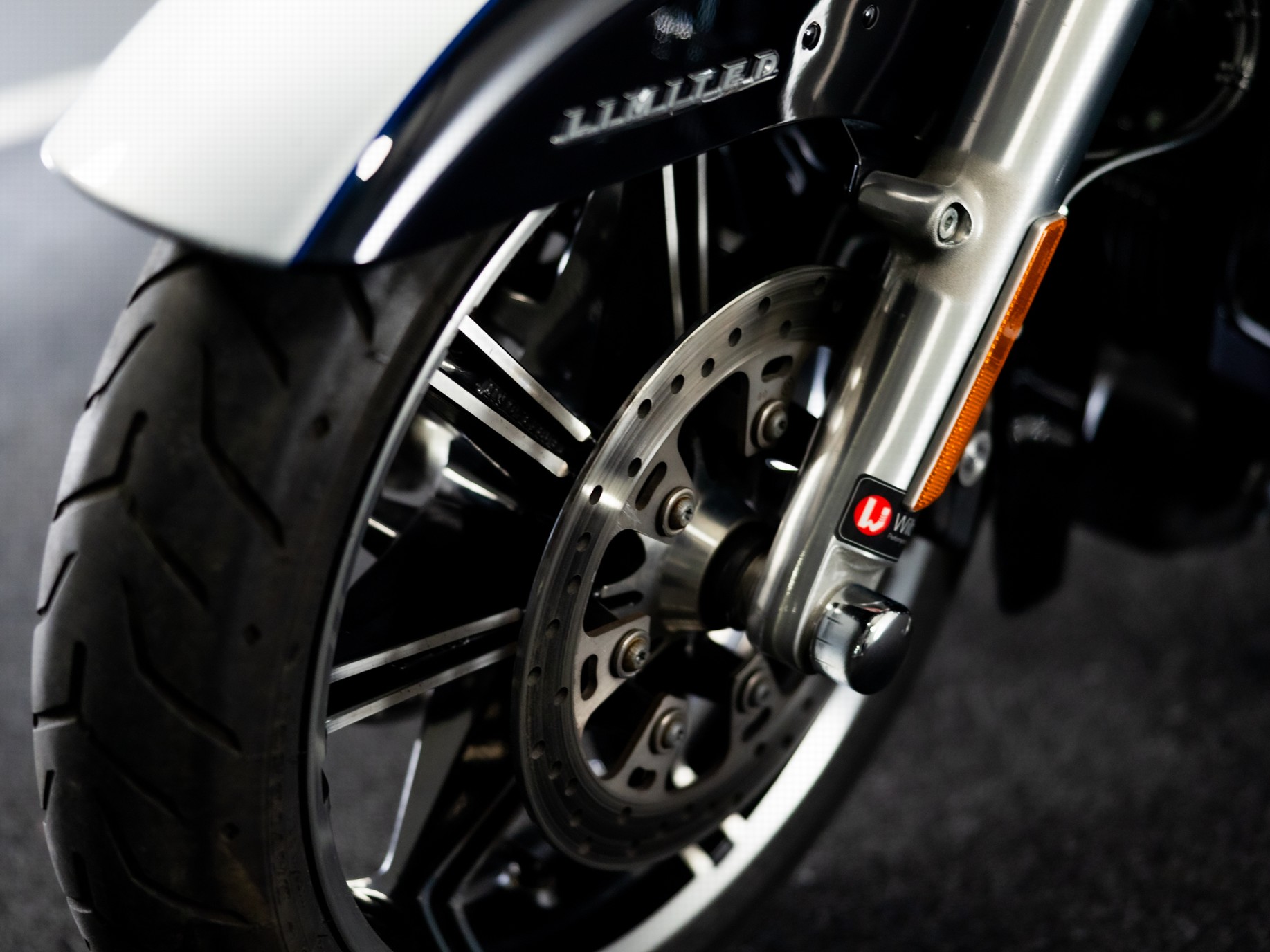 HARLEY-DAVIDSON FLHTK Ultra Limited Two-Tone
