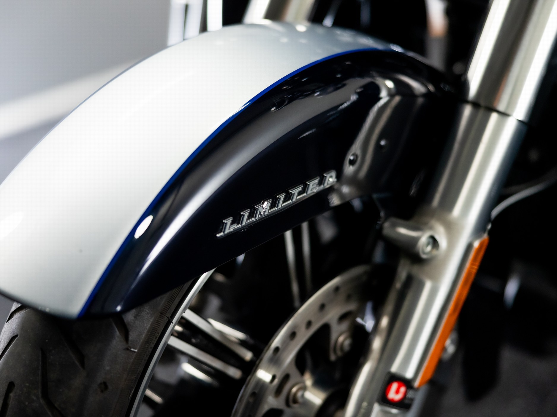 HARLEY-DAVIDSON FLHTK Ultra Limited Two-Tone