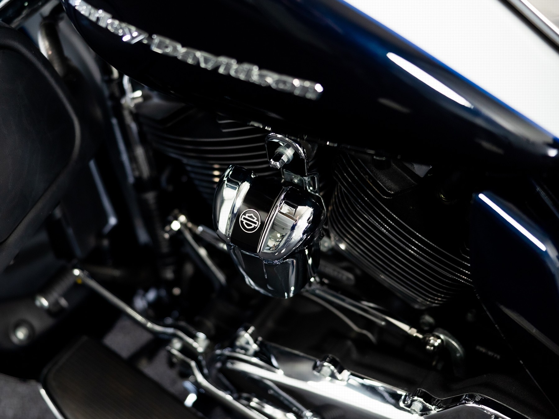 HARLEY-DAVIDSON FLHTK Ultra Limited Two-Tone