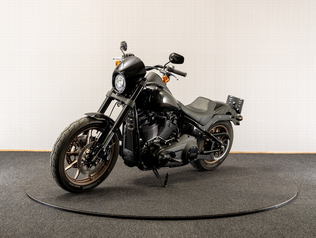 HARLEY-DAVIDSON FXLRS Low Rider S Vivid Black