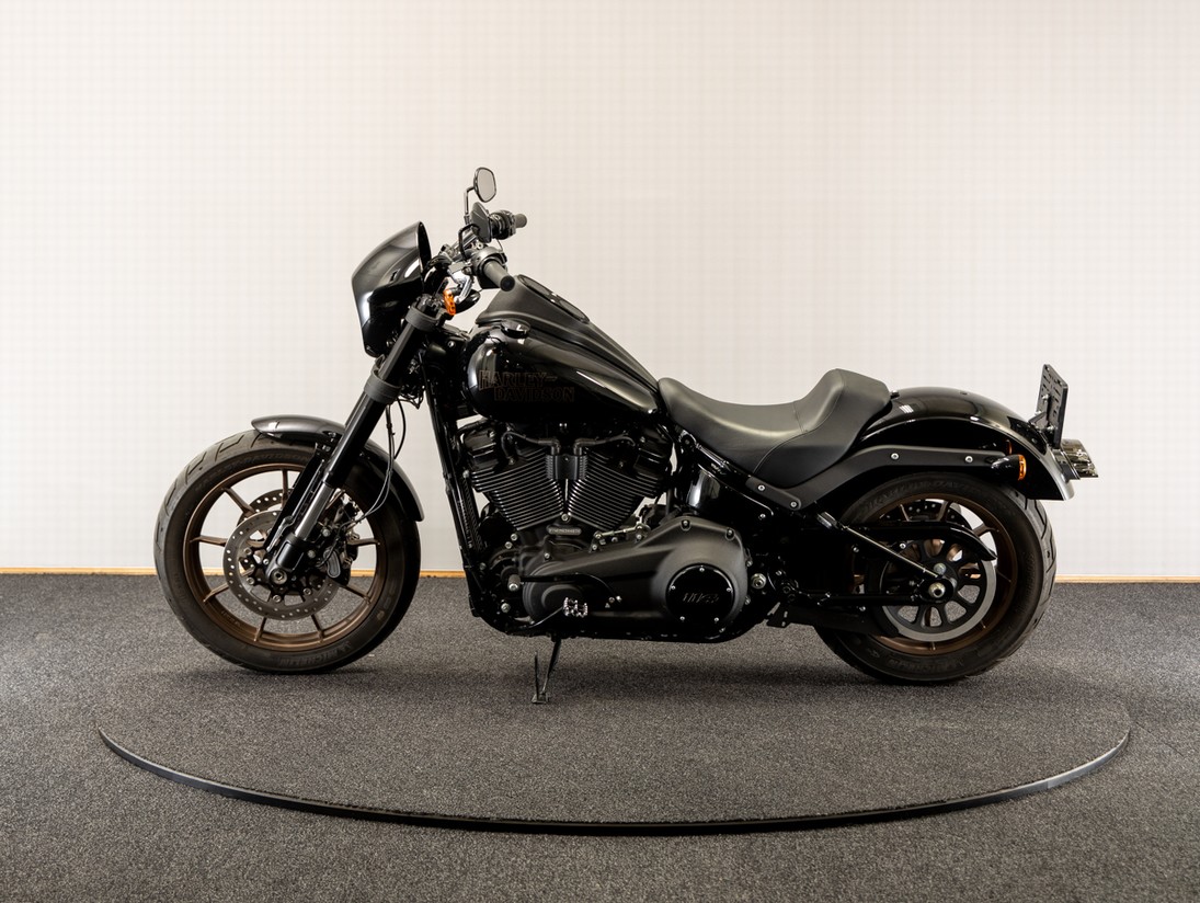 HARLEY-DAVIDSON FXLRS Low Rider S Vivid Black