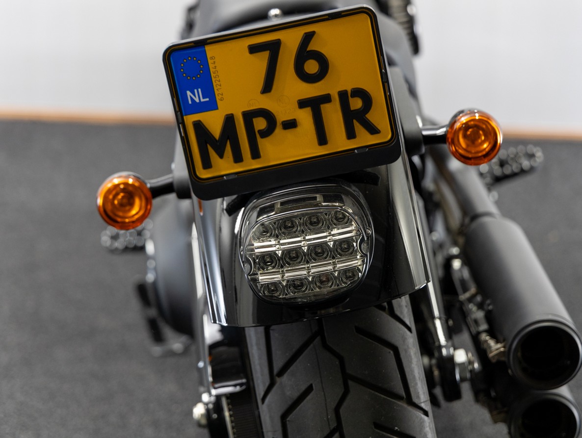 HARLEY-DAVIDSON FXLRS Low Rider S Vivid Black