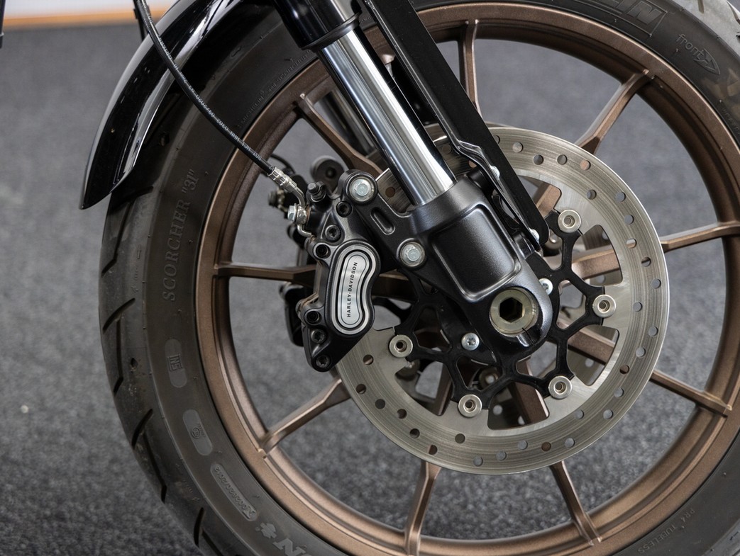HARLEY-DAVIDSON FXLRS Low Rider S Vivid Black
