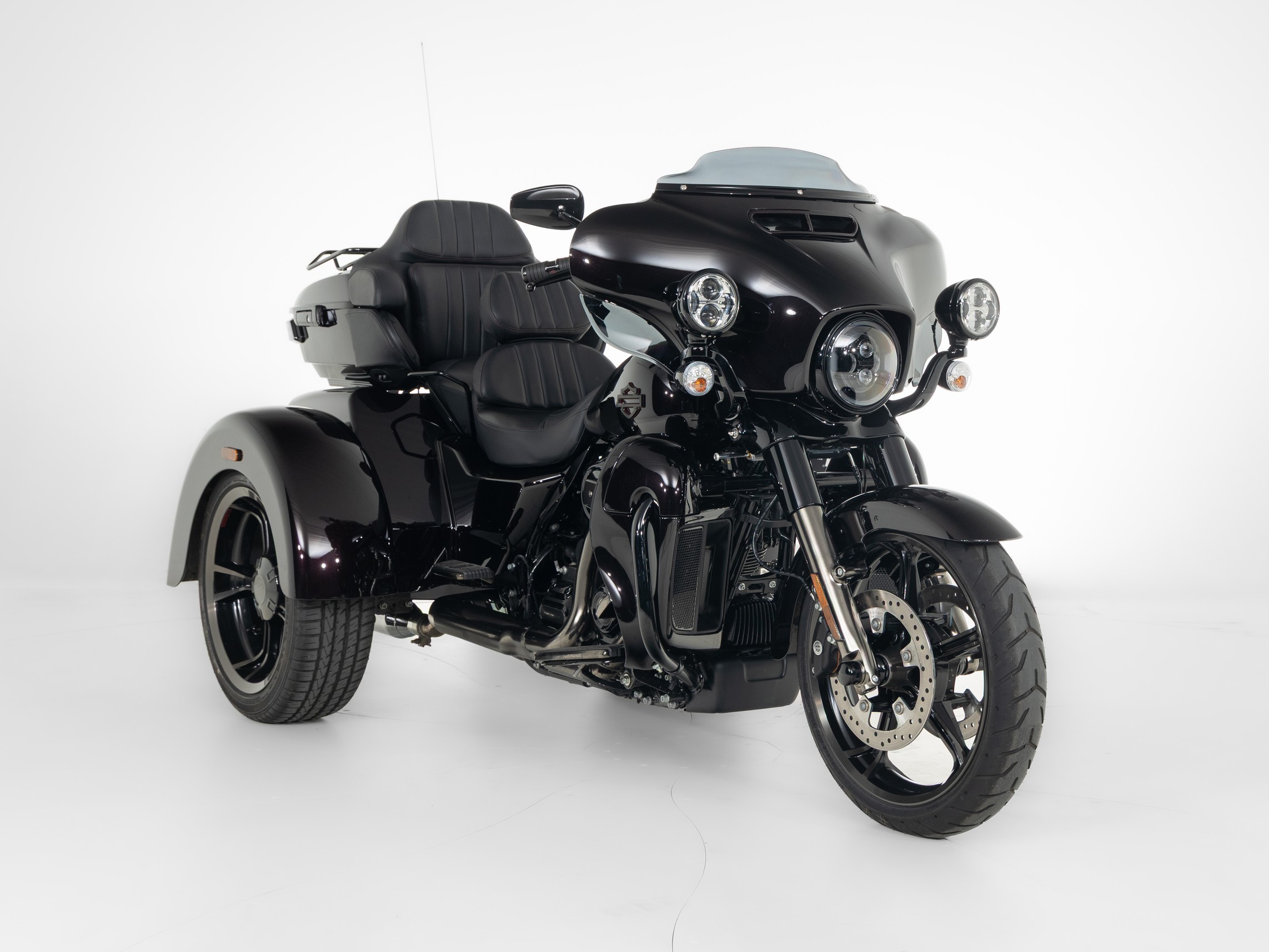 HARLEY-DAVIDSON FLHTCUTGSE CVO Tri Glide Custo