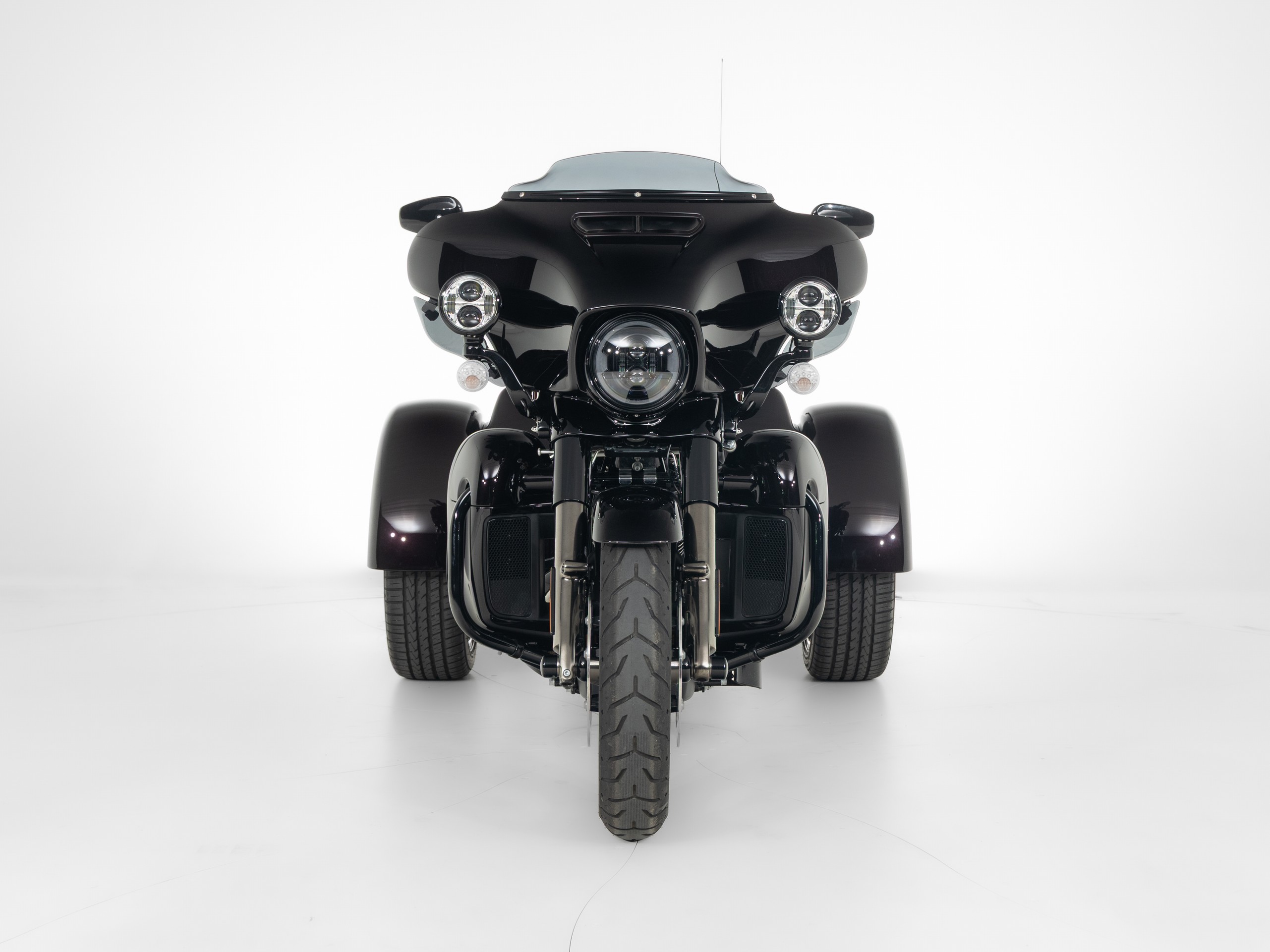 HARLEY-DAVIDSON FLHTCUTGSE CVO Tri Glide Custo