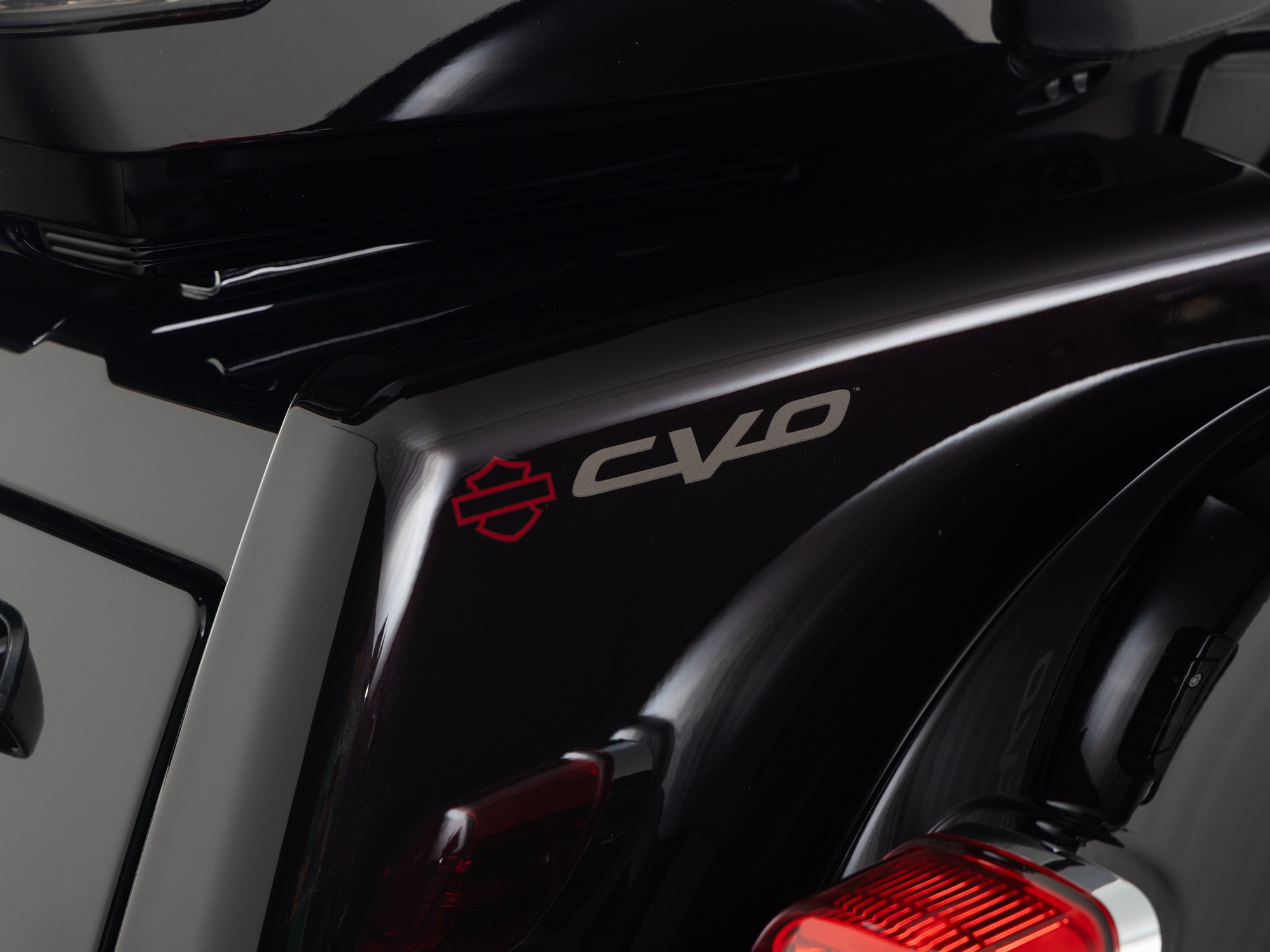 HARLEY-DAVIDSON FLHTCUTGSE CVO Tri Glide Custo