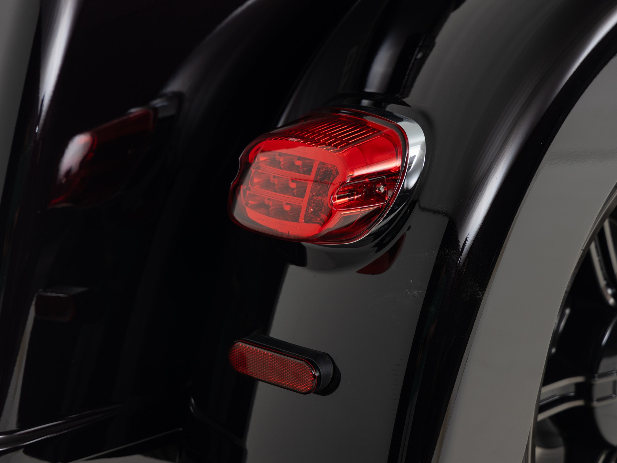 HARLEY-DAVIDSON FLHTCUTGSE CVO Tri Glide Custo
