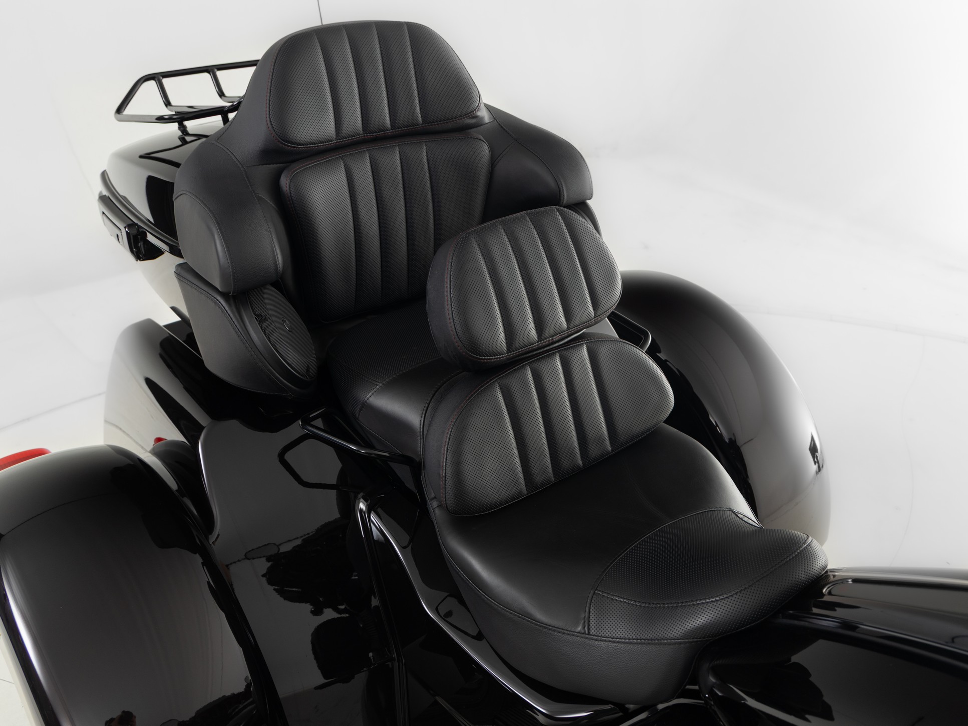 HARLEY-DAVIDSON FLHTCUTGSE CVO Tri Glide Custo