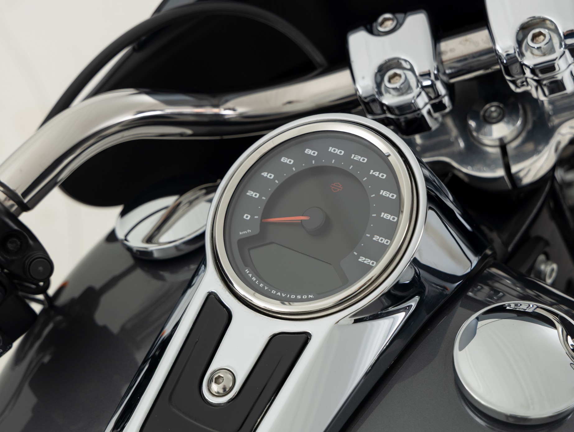 HARLEY-DAVIDSON FLSB Sport Glide Solid Color