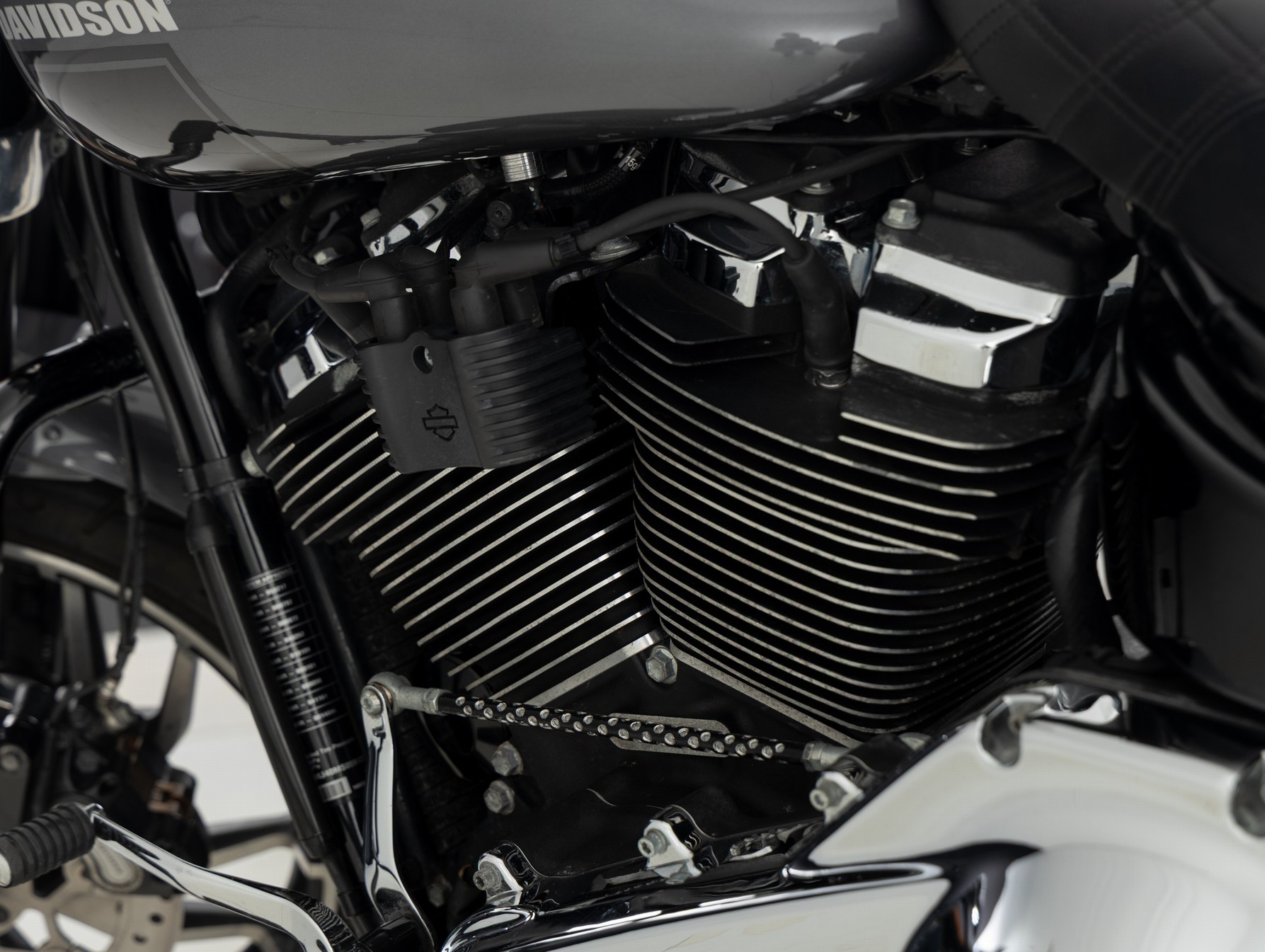 HARLEY-DAVIDSON FLSB Sport Glide Solid Color