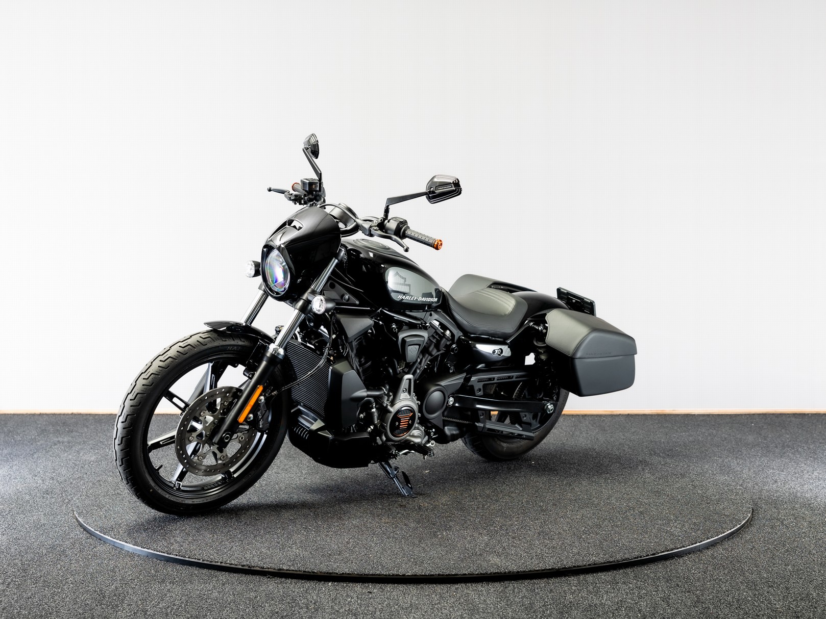HARLEY-DAVIDSON - RH975 Vivid Black