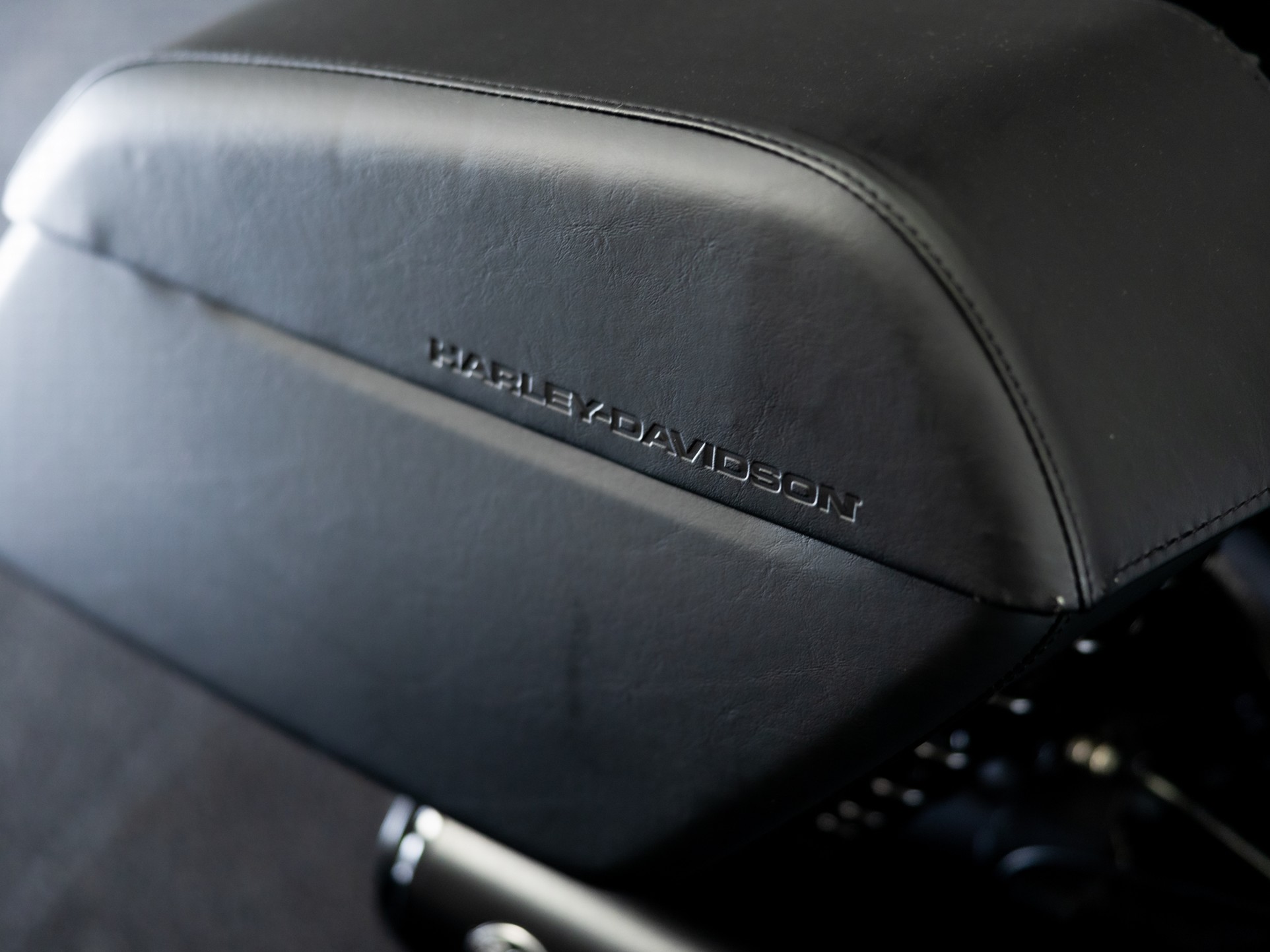 HARLEY-DAVIDSON - RH975 Vivid Black