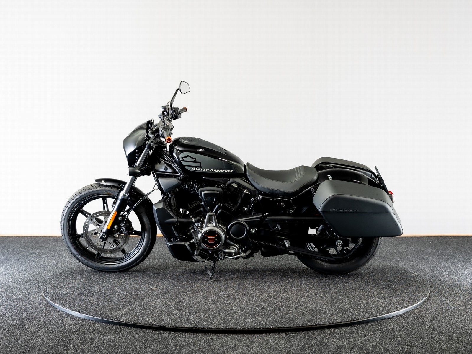 HARLEY-DAVIDSON - RH975 Vivid Black