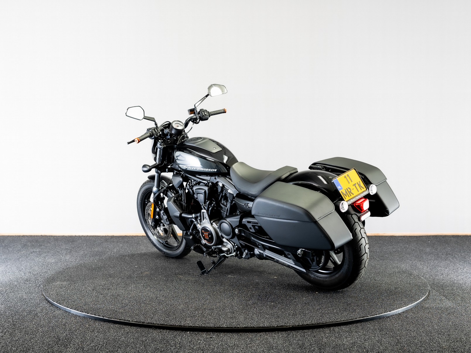 HARLEY-DAVIDSON - RH975 Vivid Black