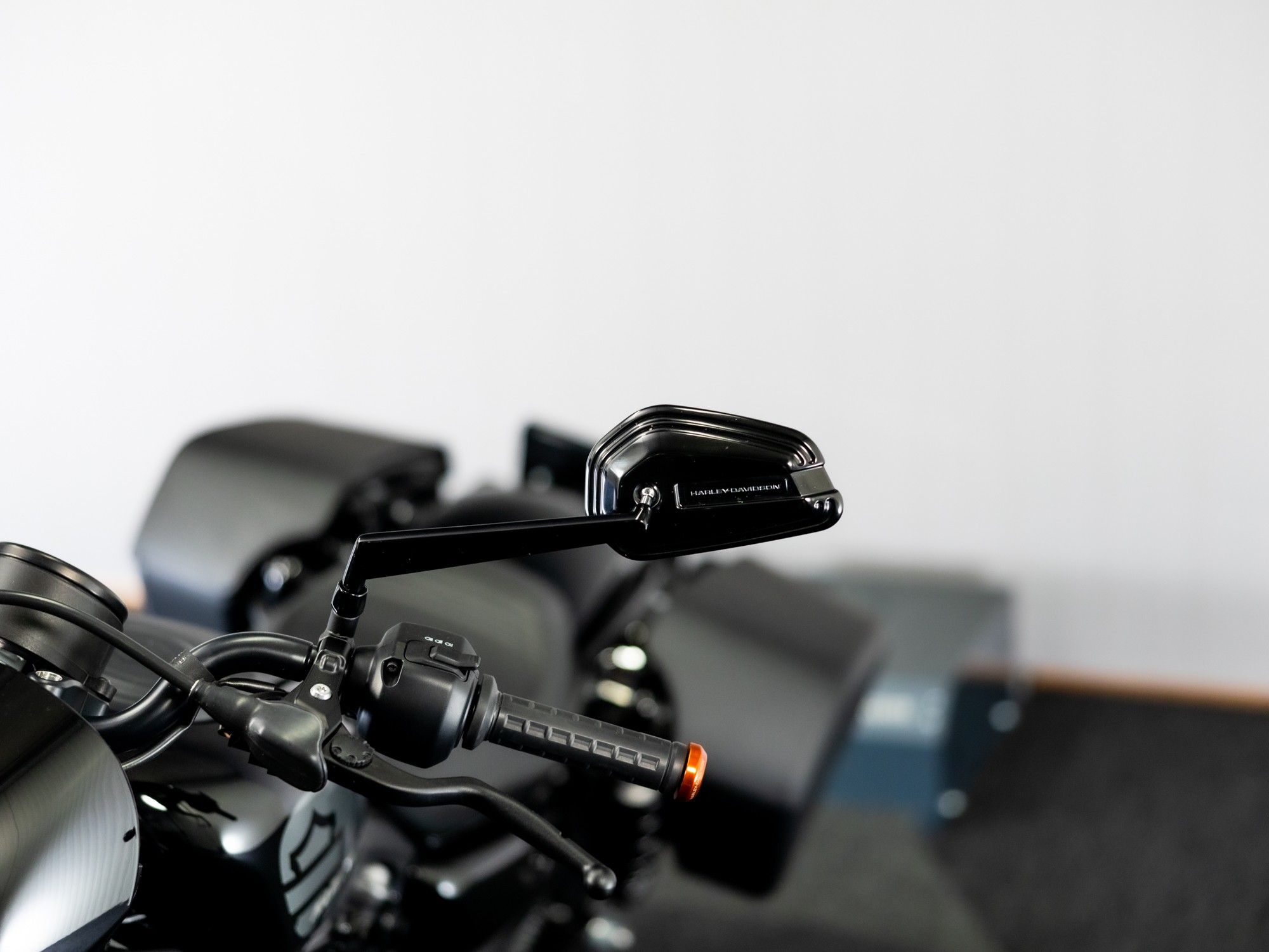 HARLEY-DAVIDSON - RH975 Vivid Black
