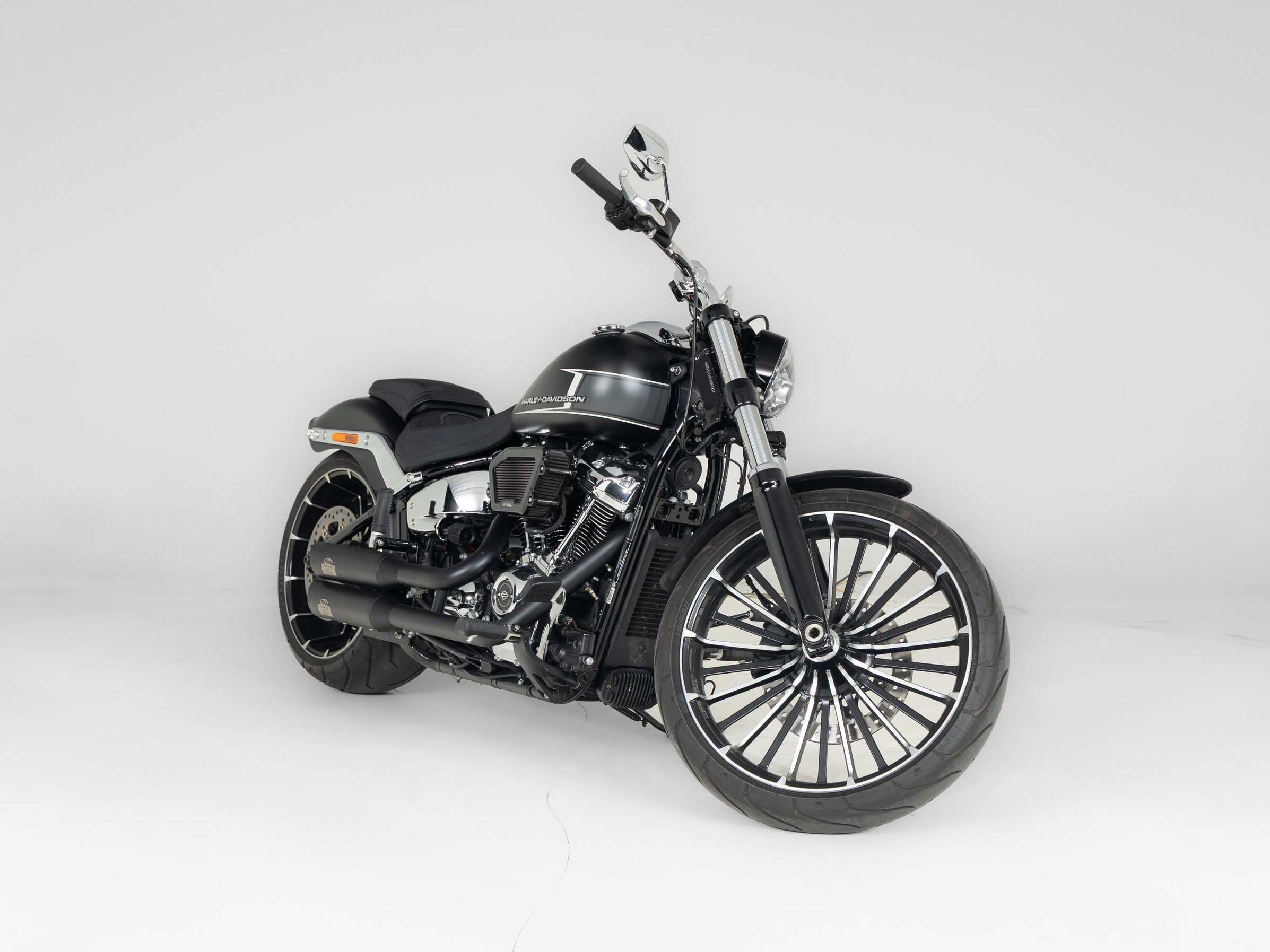 HARLEY-DAVIDSON FXBR Breakout Softail Solid Co