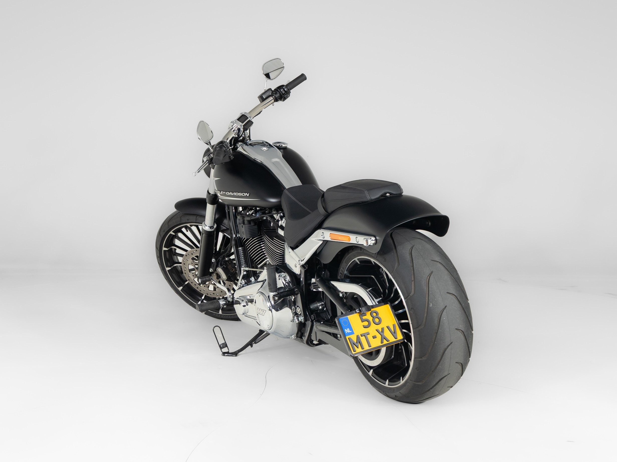 HARLEY-DAVIDSON FXBR Breakout Softail Solid Co
