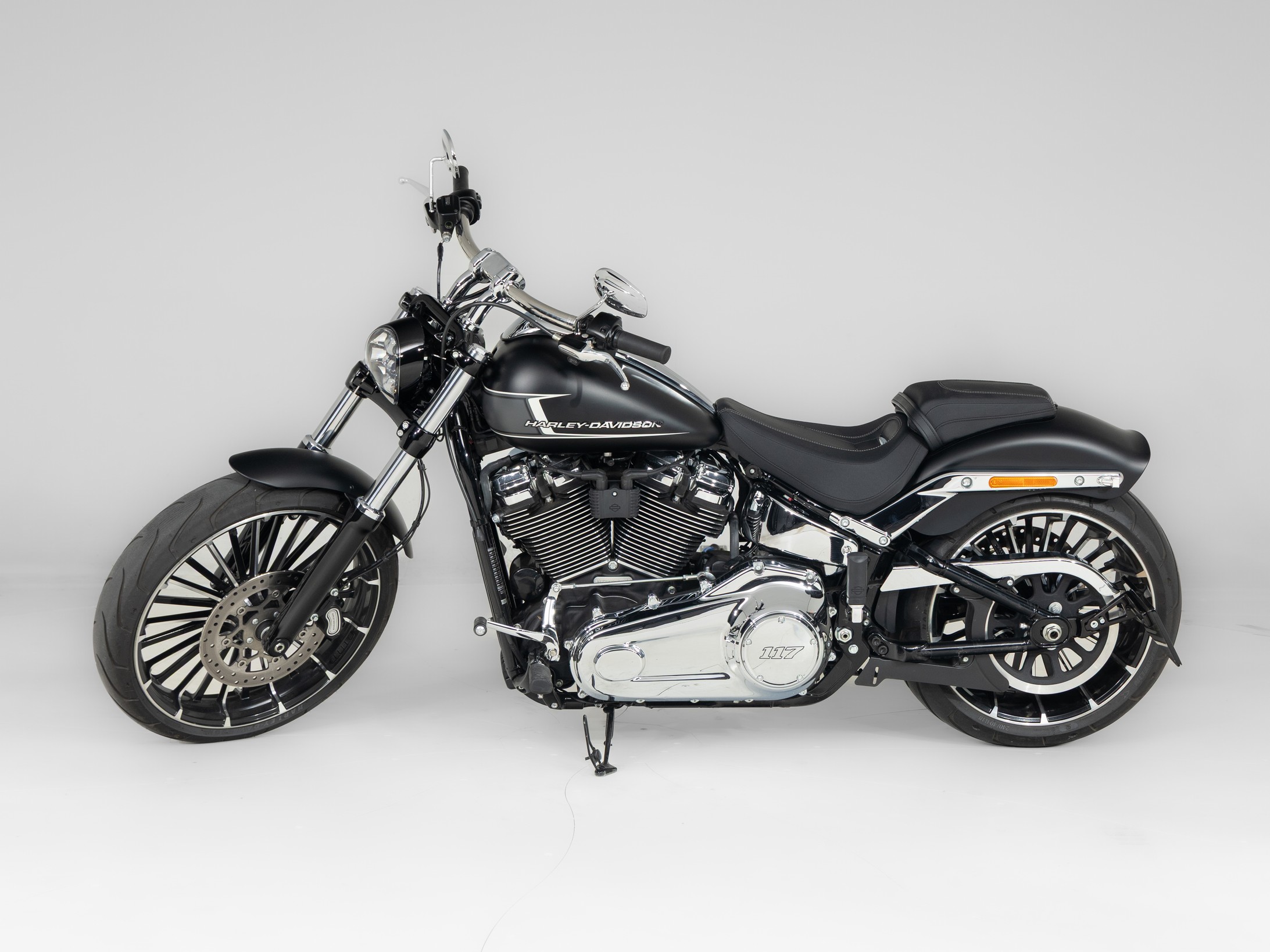 HARLEY-DAVIDSON FXBR Breakout Softail Solid Co