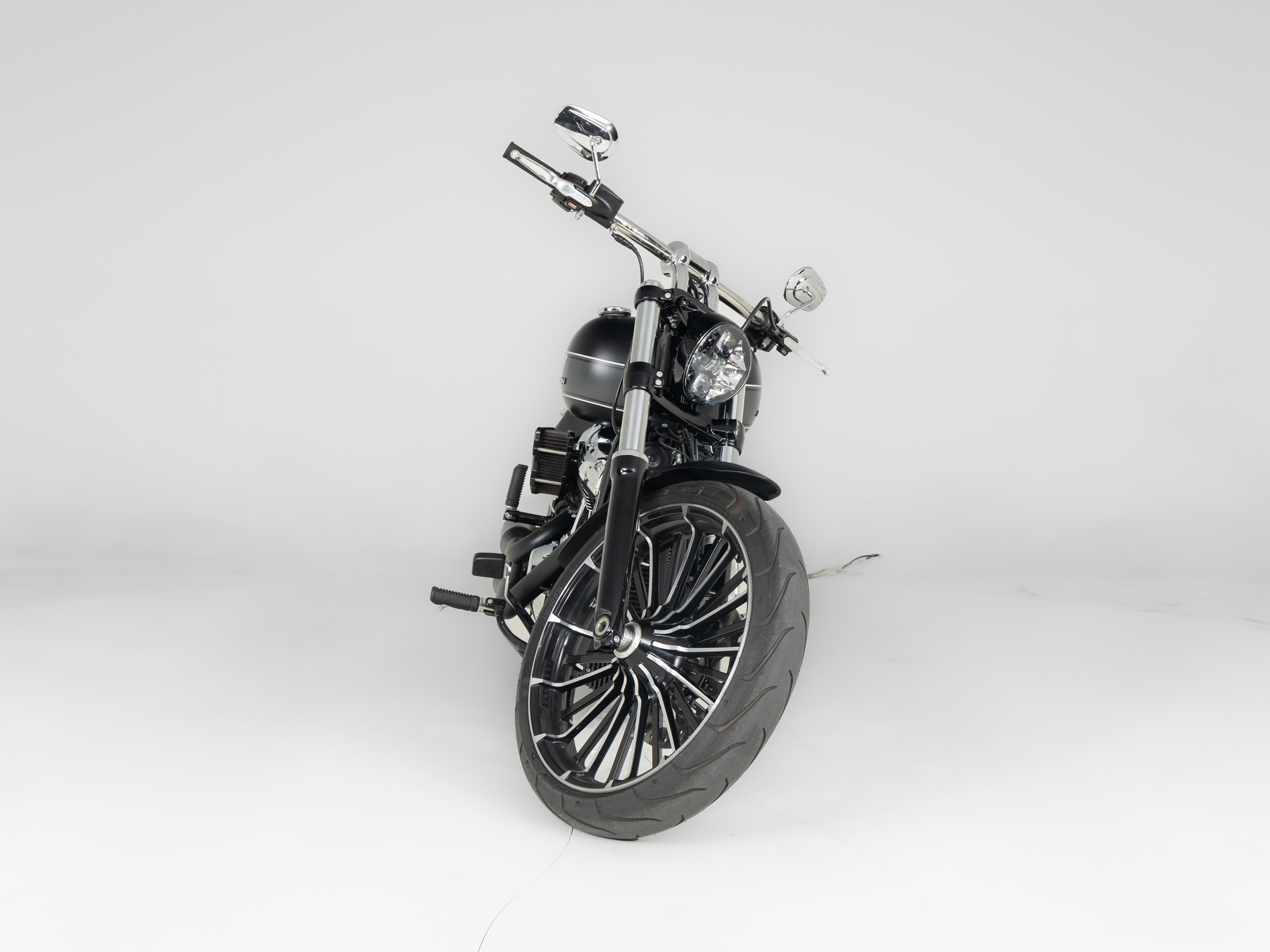 HARLEY-DAVIDSON FXBR Breakout Softail Solid Co